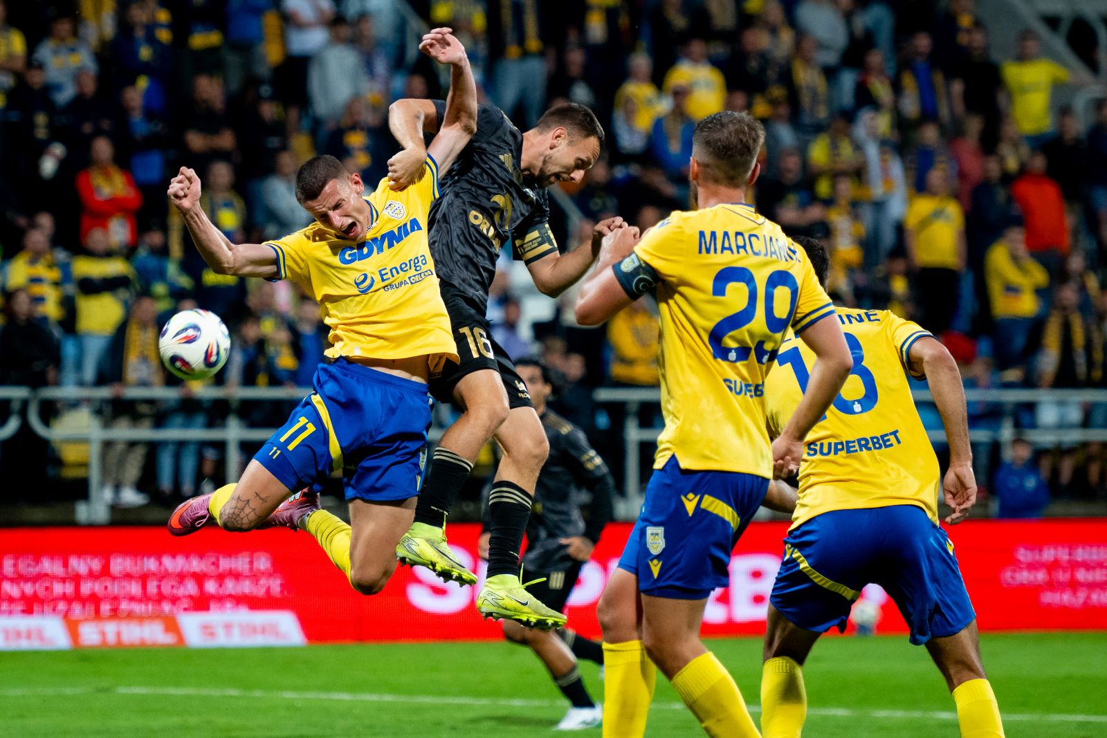 Puchar Polski. Grają: Wisła, Arka, Ruch. Gdzie oglądać mecze? Będzie w TV? Kiedy start?