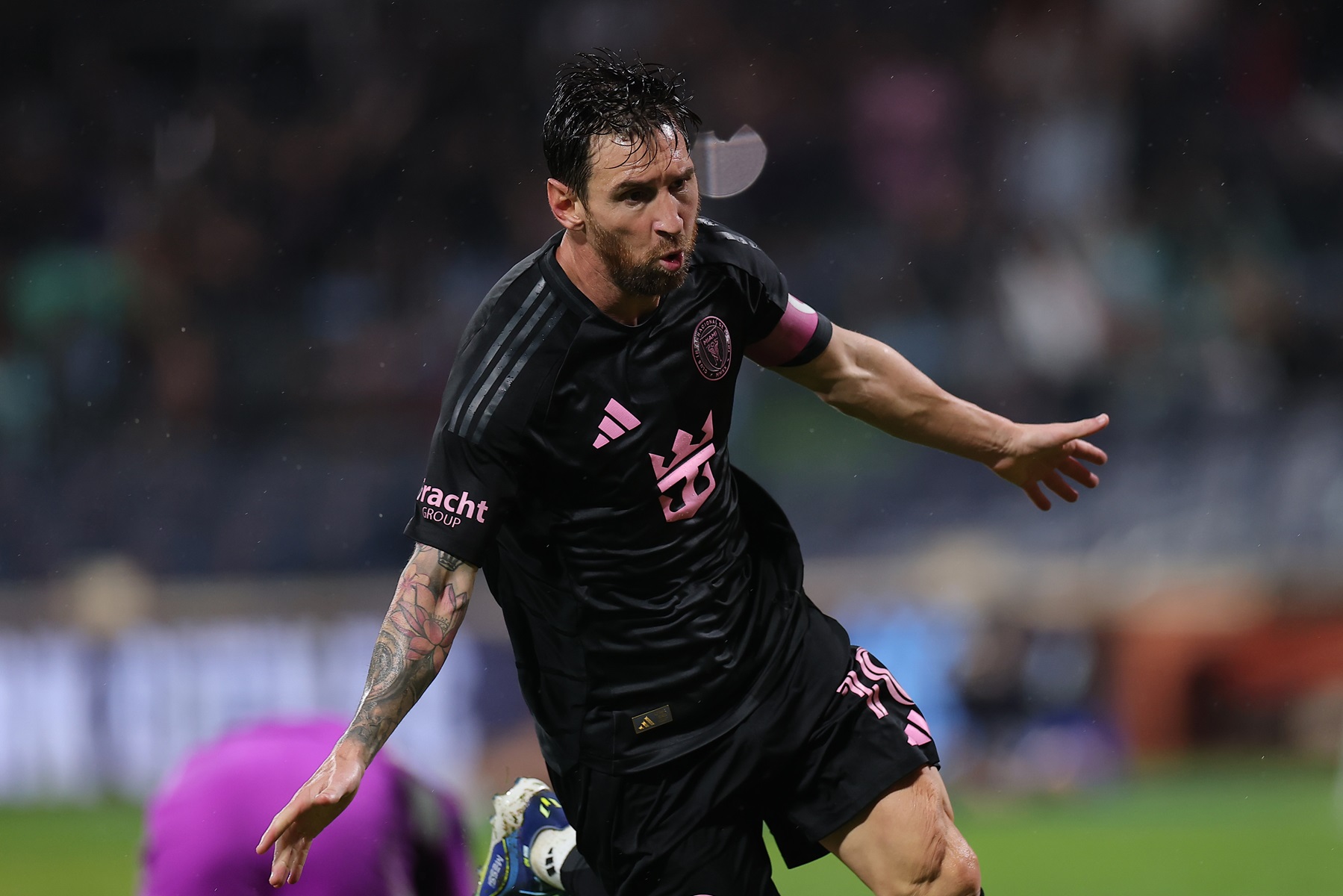 Messi przez cały czas błyszczy. Popis legendy futbolu