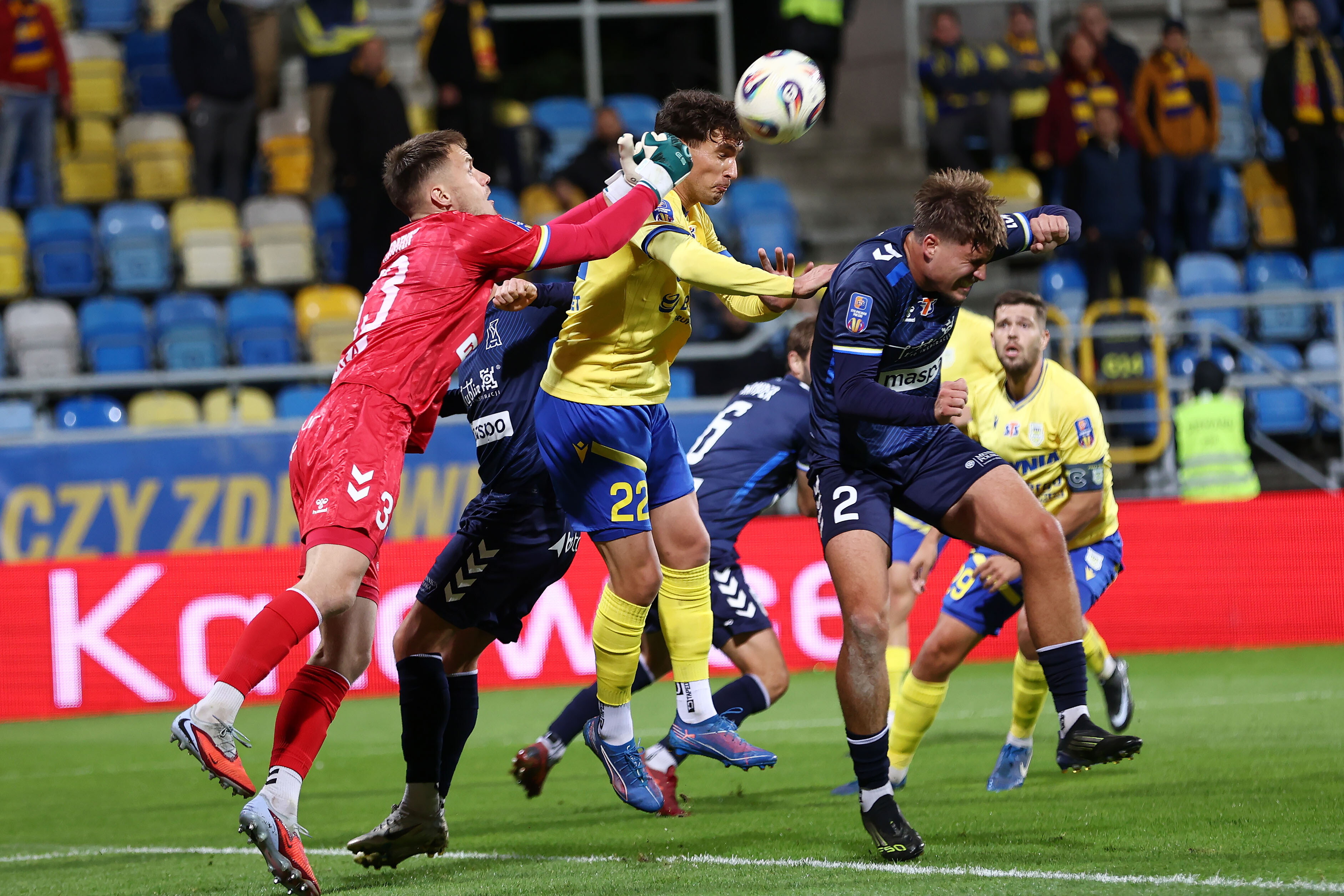 Wyniszczające 120 minut w Gdyni. Arka gra dalej w Pucharze Polski