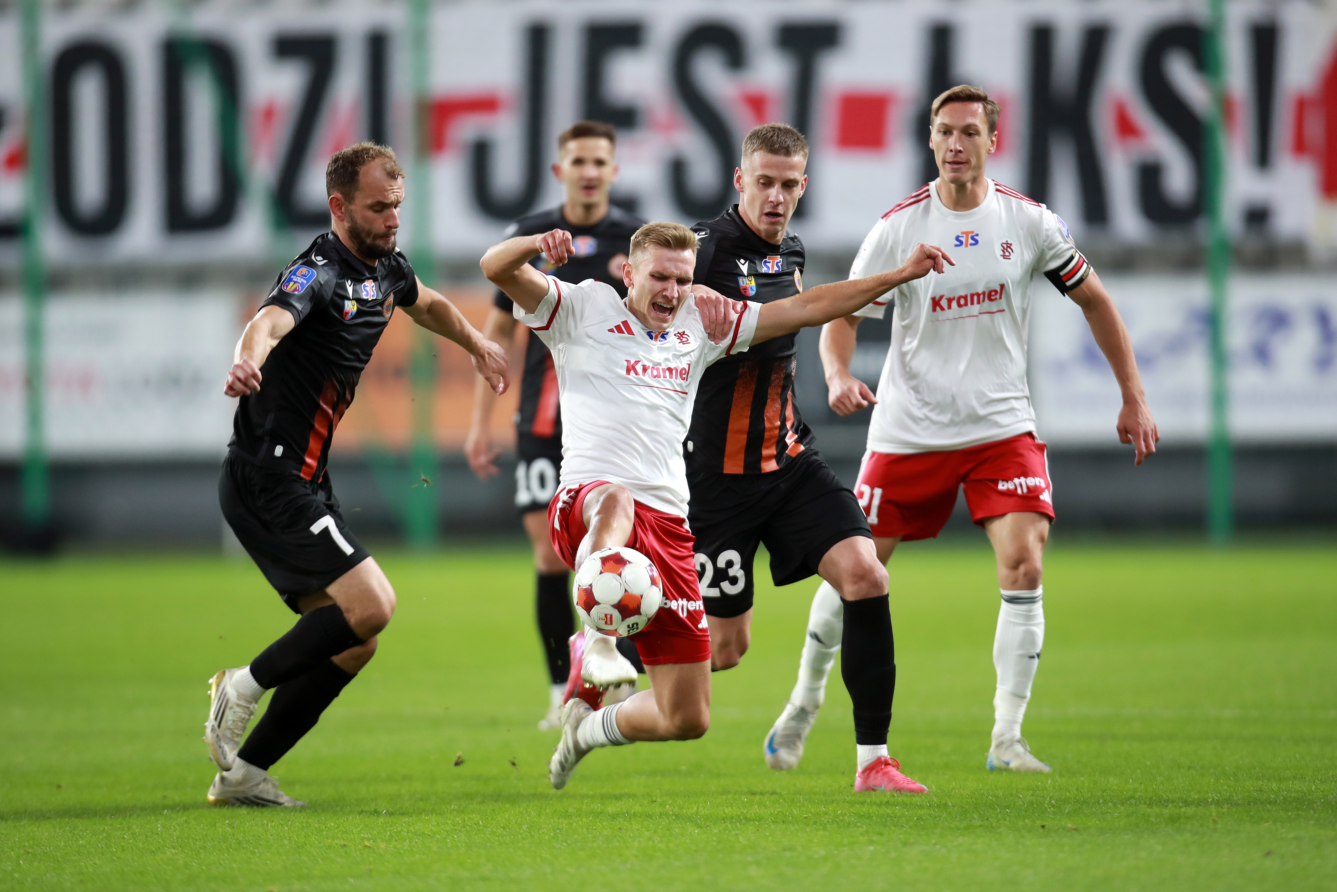 Szczegółowy terminarz 19. kolejki Betclic I ligi. Znamy termin hitu ŁKS Łódź - Wisła Kraków