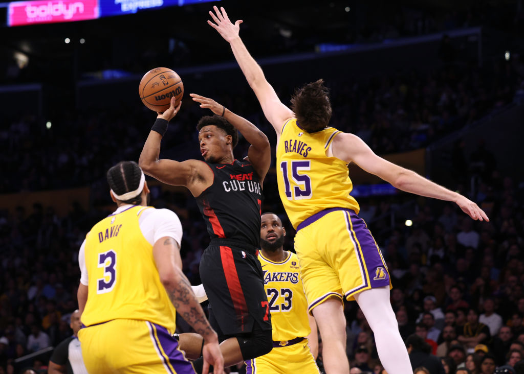 Tego jeszcze nie było w NBA. Będzie grał i komentował