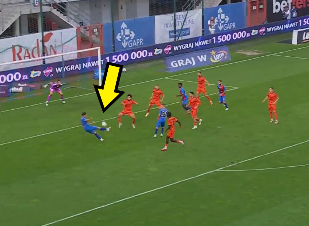Piękny gol dla Piasta. Pół godziny później strzelec wyleciał z boiska [WIDEO]