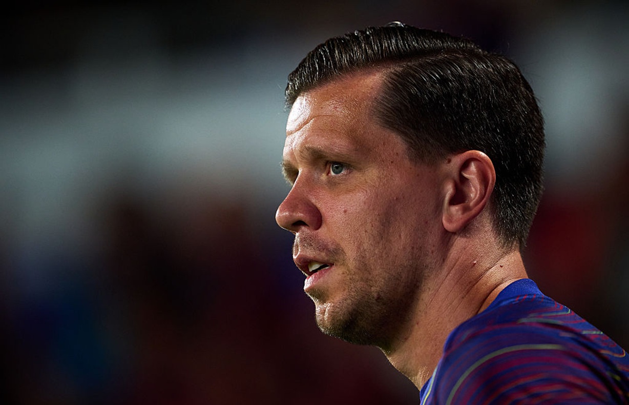 Duży problem w Barcelonie. Piszą też o Szczęsnym