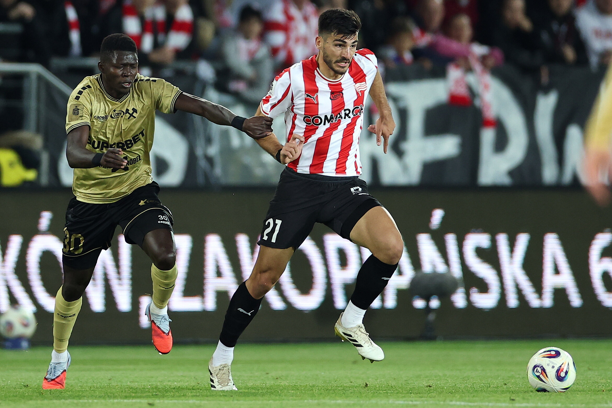 PKO Ekstraklasa: Górnik Zabrze pozostaje liderem, odbicie Piasta Gliwice, zobacz tabelę