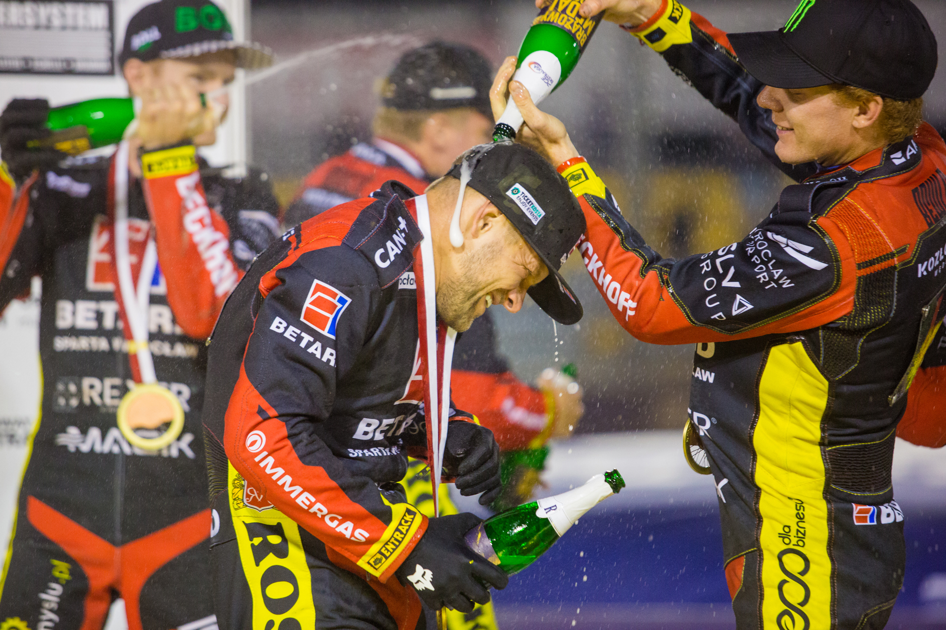 Żużel. Bomba transferowa wisi w powietrzu? Artiom Łaguta z tajemniczym wpisem