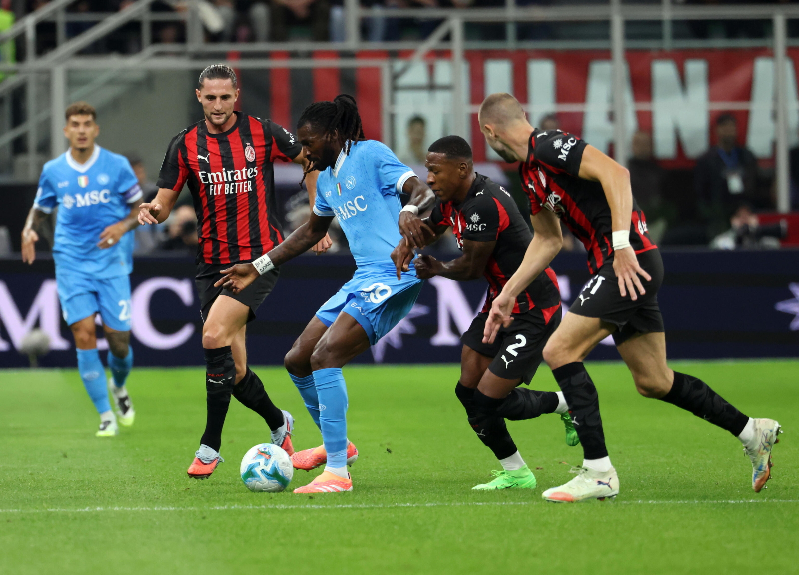 AC Milan wraca do dużej gry w Serie A. Zmiana lidera po hicie