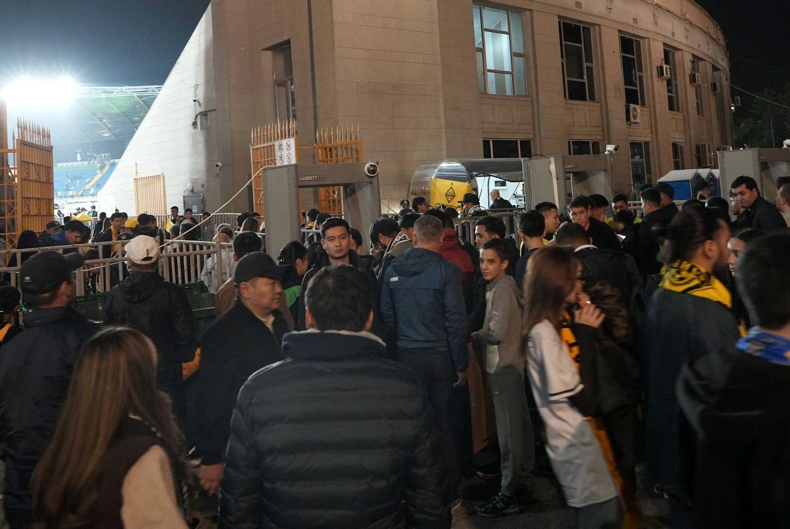 Totalny chaos. Wszyscy chcieli zobaczyć Real. Doszło do fałszerstwa