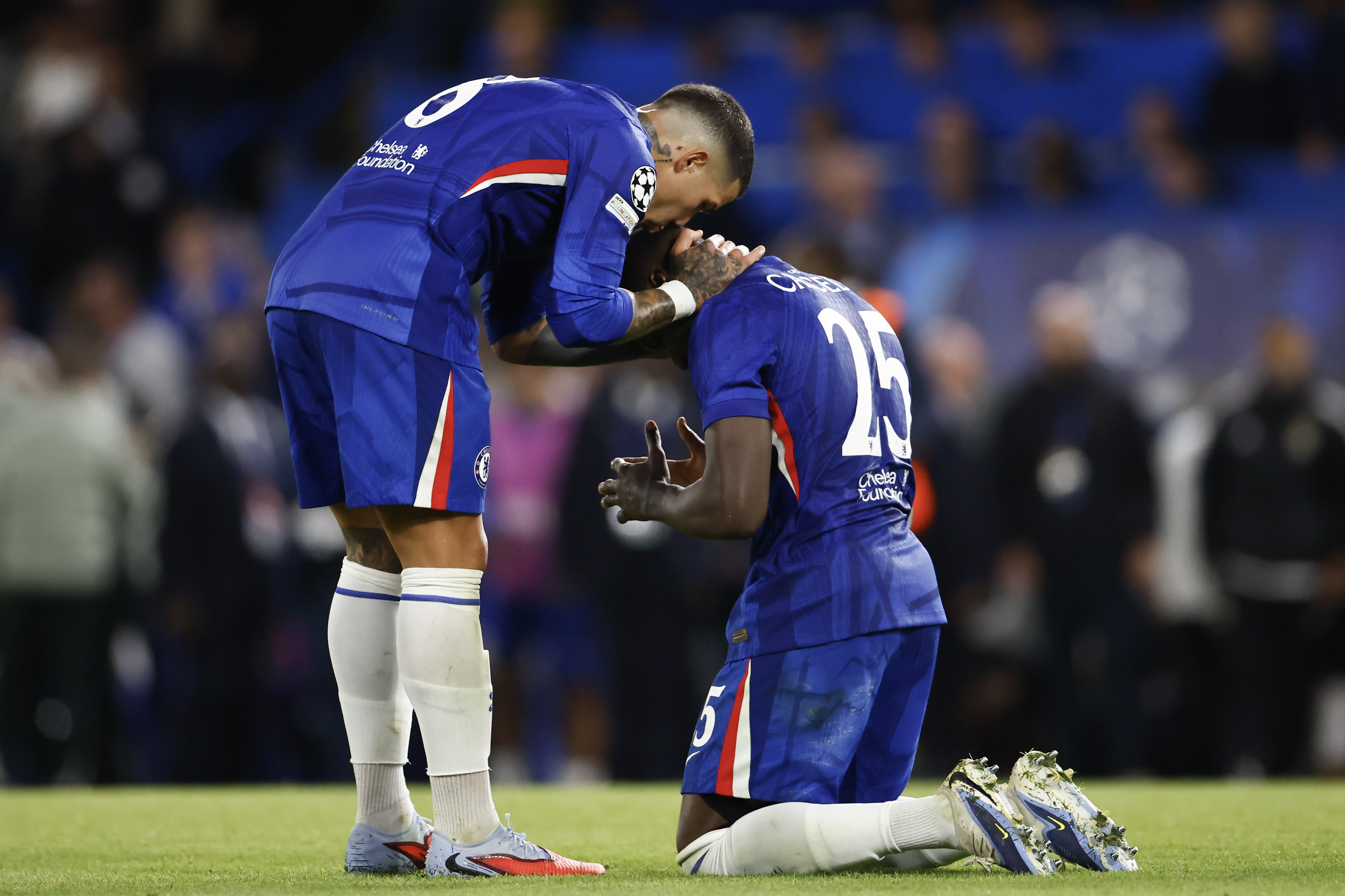 Kwaśna mina Jose Mourinho. Chelsea lepsza od Benfiki po samobóju