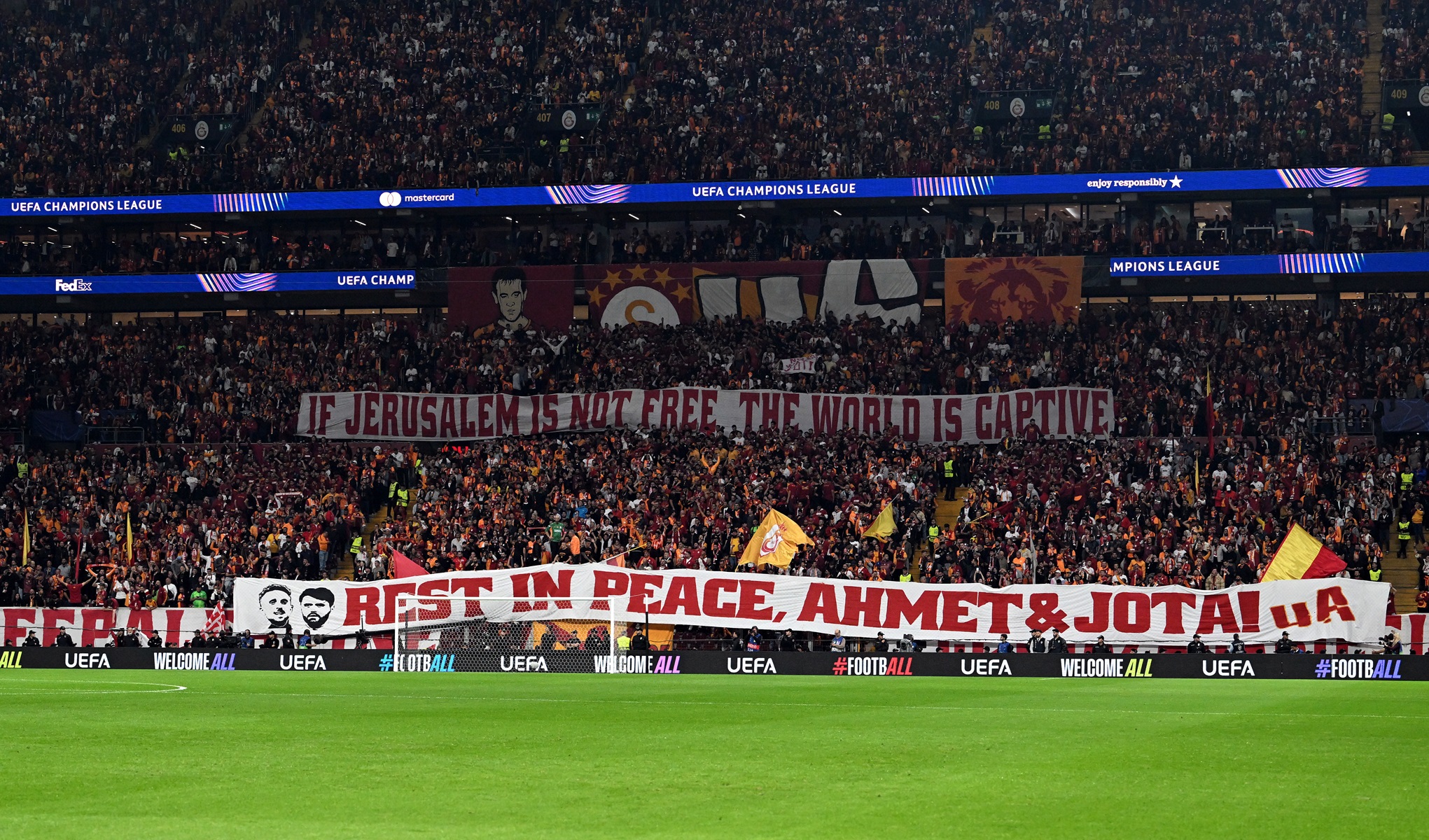 Sprawili największą sensację w Lidze Mistrzów. Głośno o ich transparencie