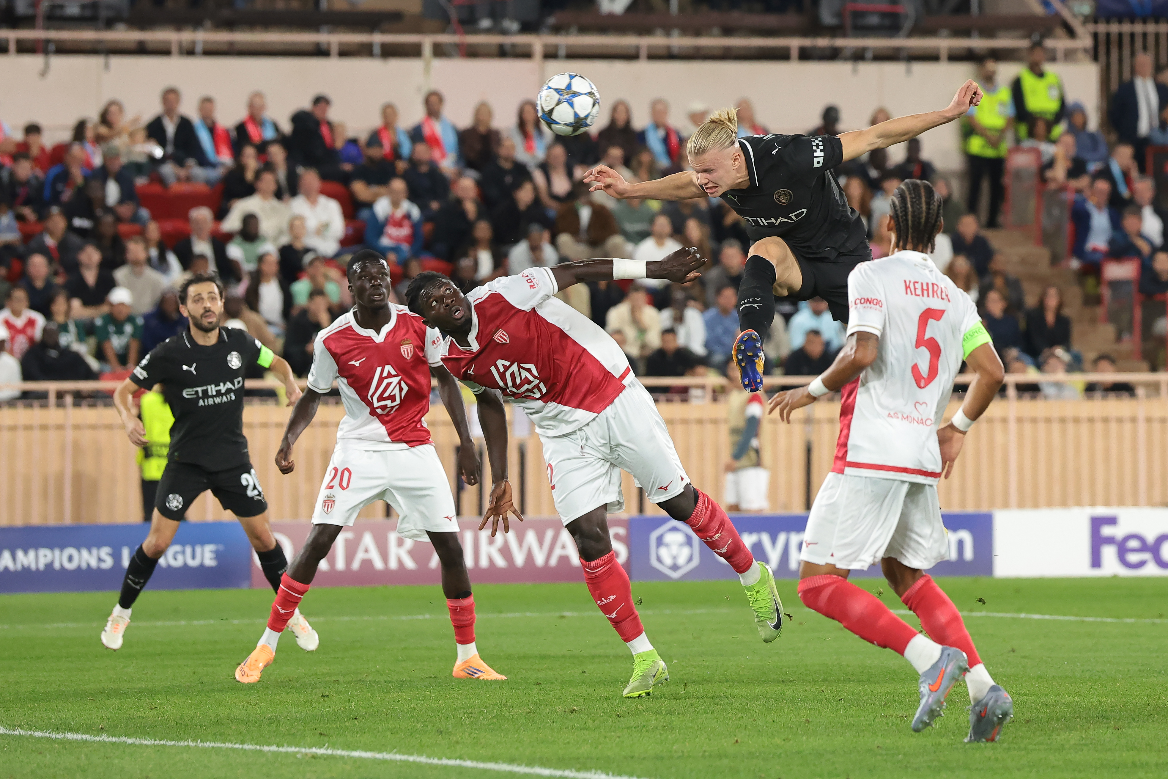 Dwa gole Haalanda. Manchester City przyjął cios w samej końcówce