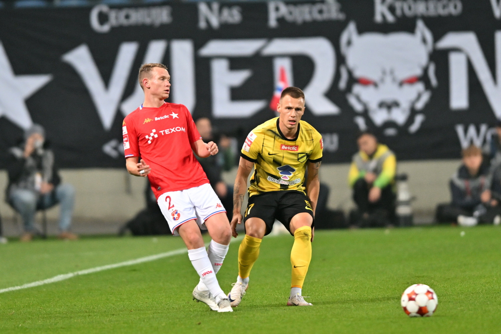 Dwa gole w doliczonym czasie w derbach Krakowa