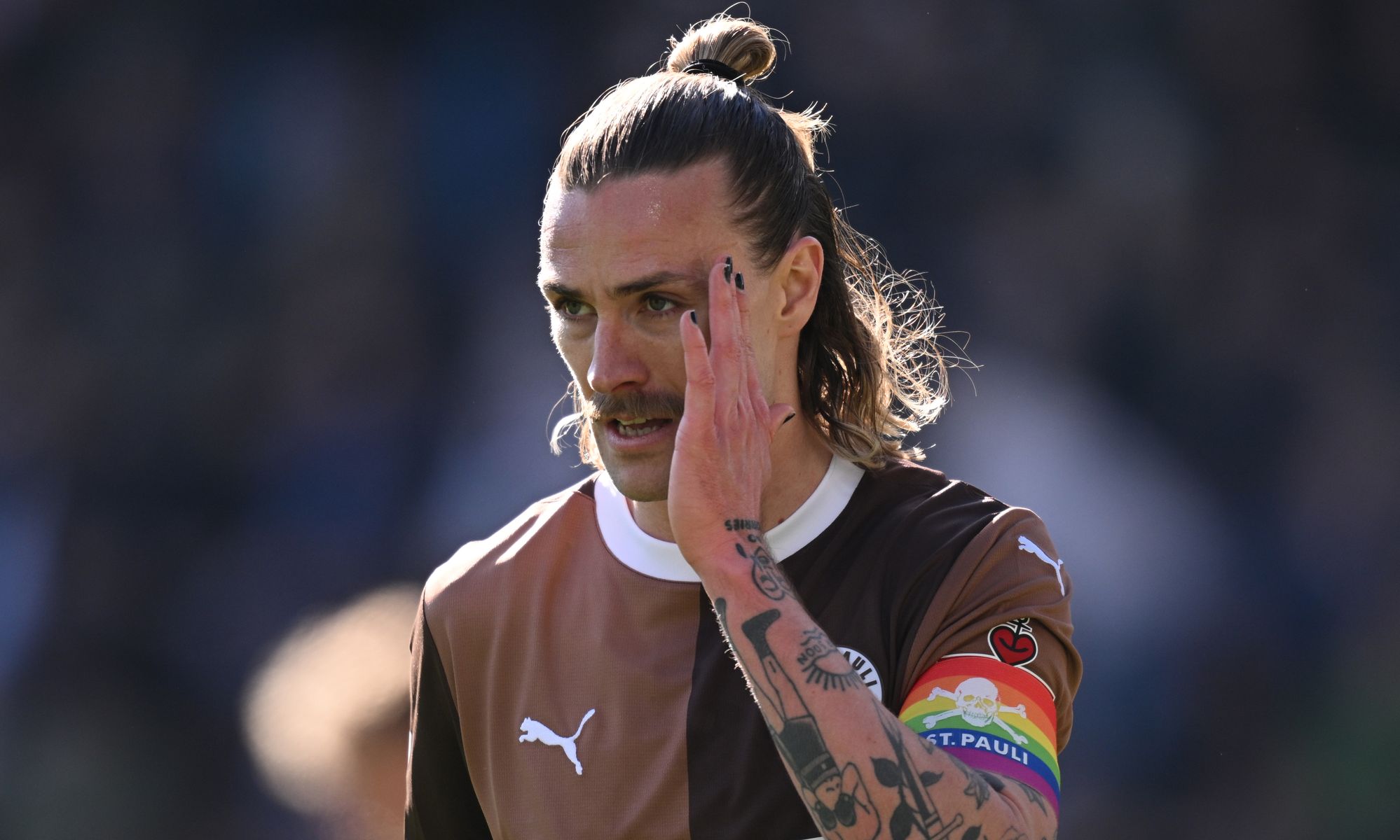 Wyszło na jaw, kto pisał obraźliwe posty. Tego się nie spodziewali