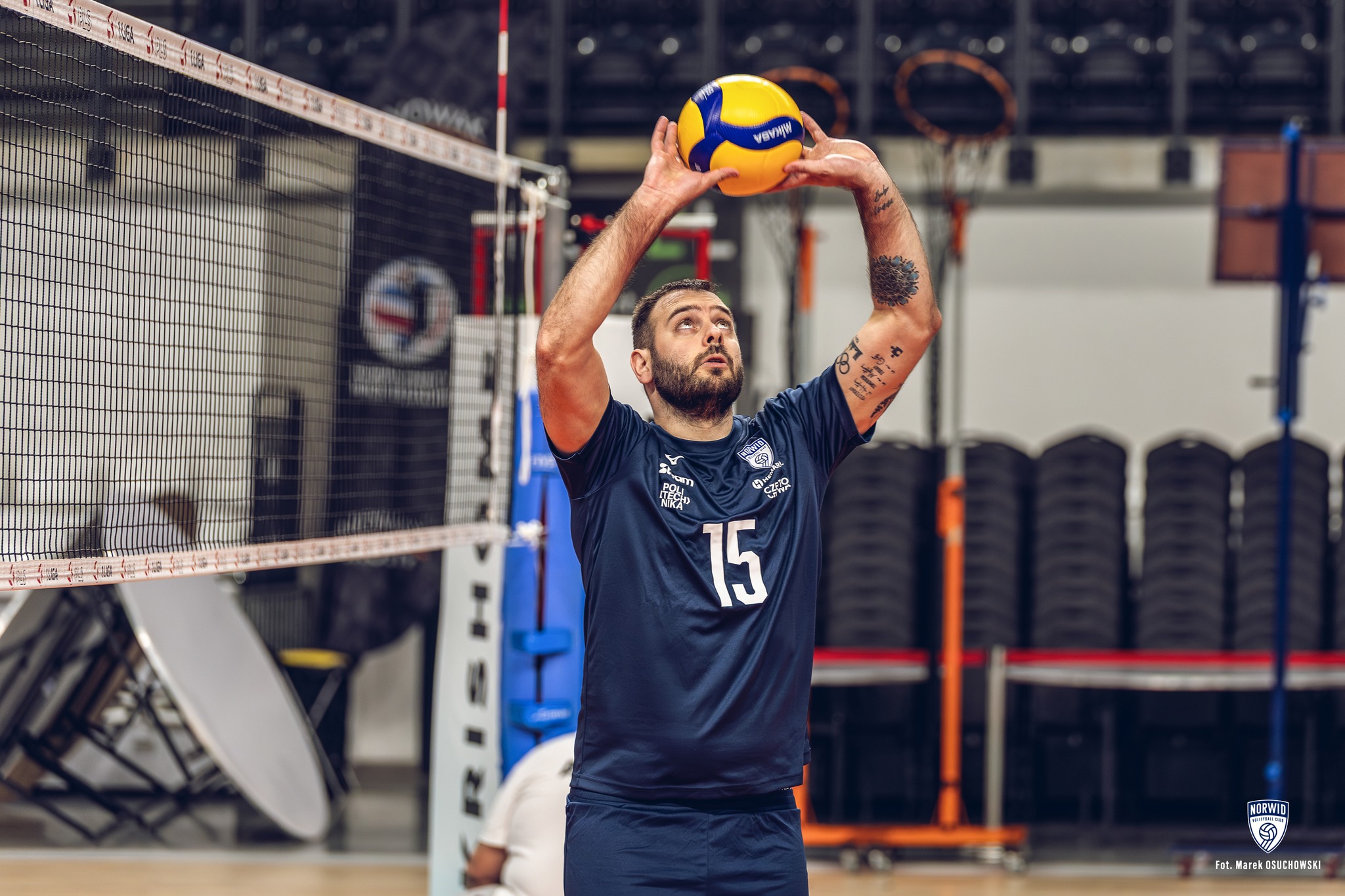 Legenda z debiutem w Norwidzie. "Zaczyna czarować"