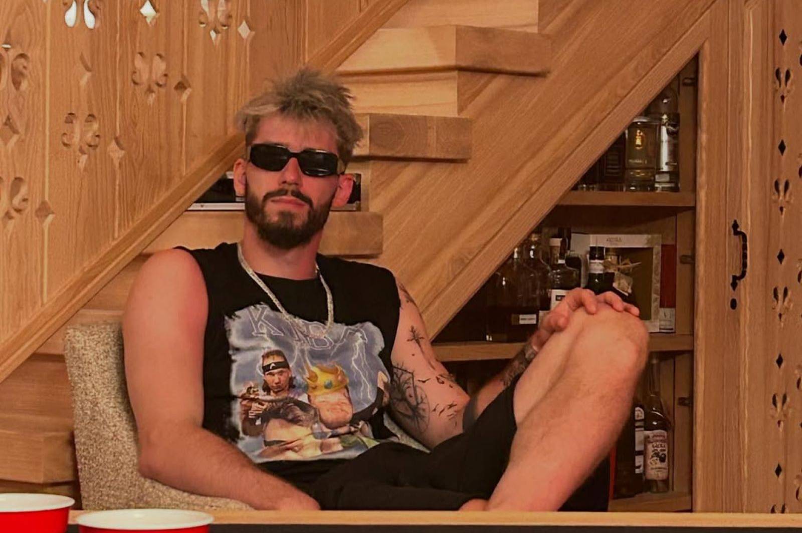 Ktoś podszywa się za Fornala na Tinderze. "Zgłaszajcie typka"