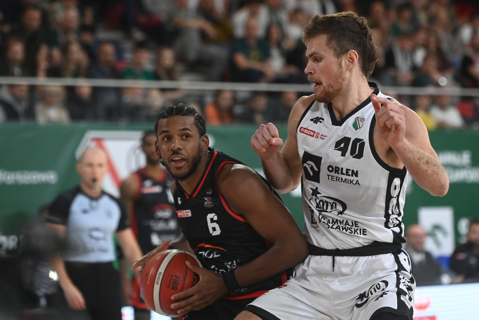 Mistrz Polski grał z wicemistrzem. Legia Warszawa nokautuje na początek