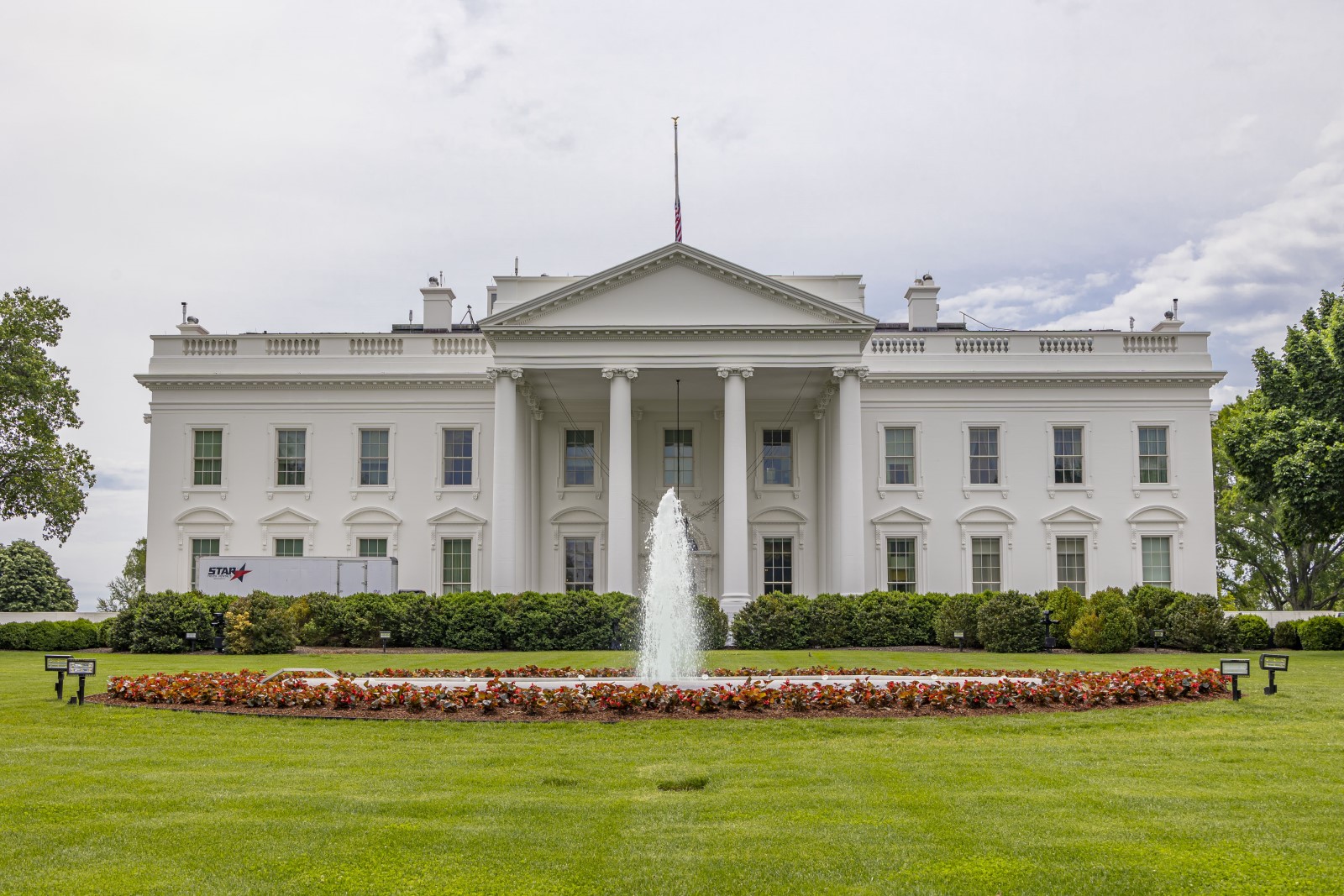 Fortuna. Tyle zapłacą za wymianę trawnika przed Białym Domem