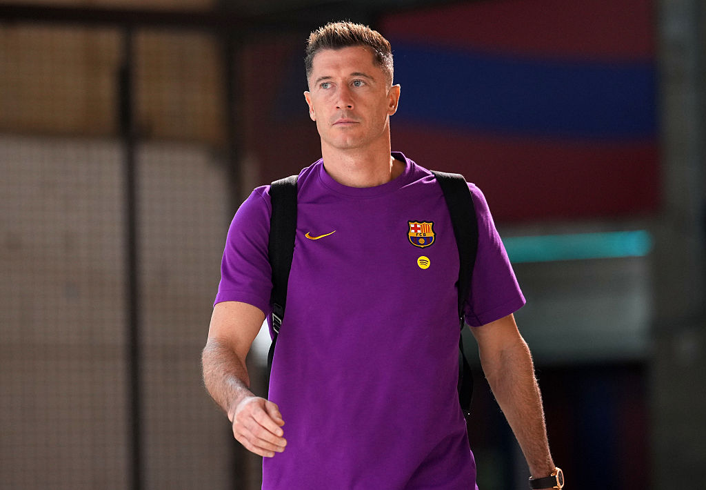 Lewandowski znowu na ławce? Hiszpanie ujawniają plan Flicka