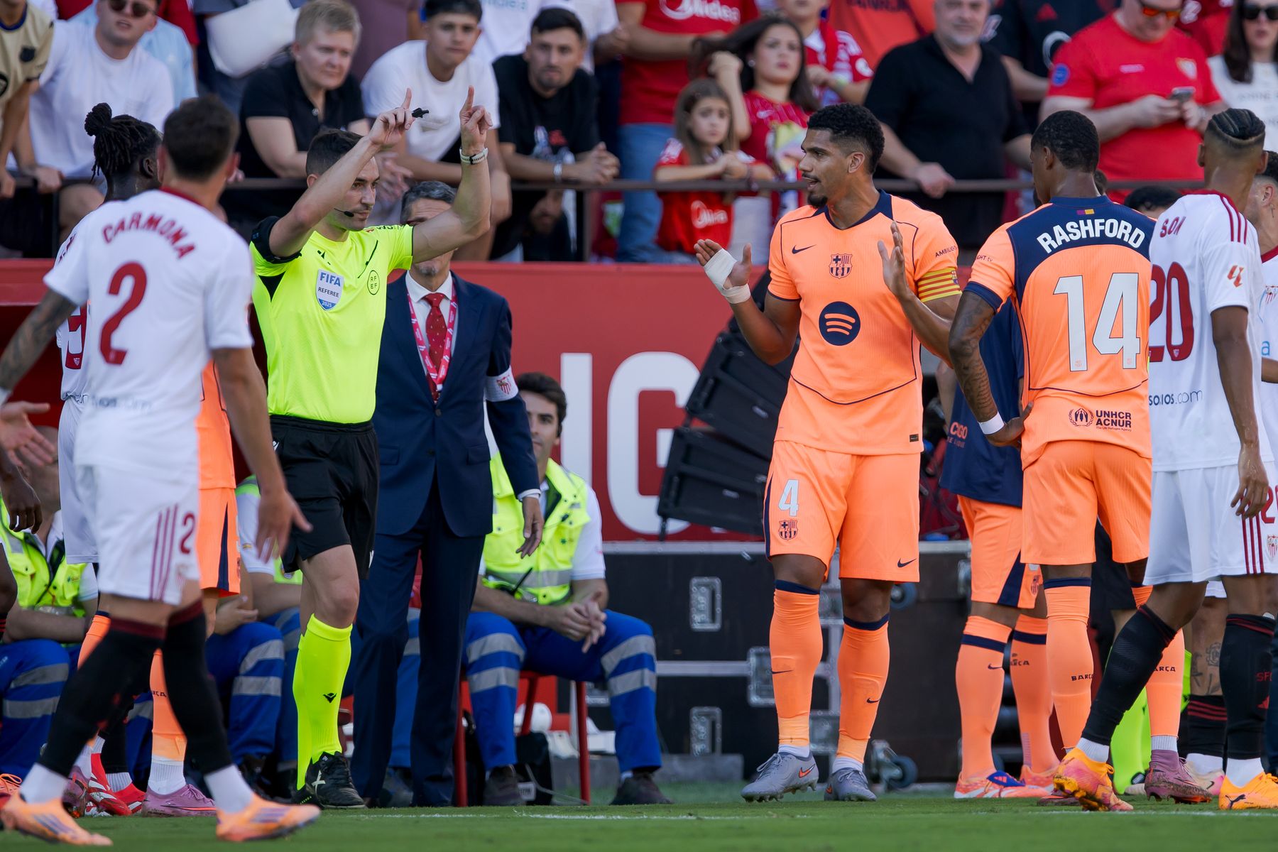 W Hiszpanii grzmią. Wszystko przez decyzję w meczu Barcelony