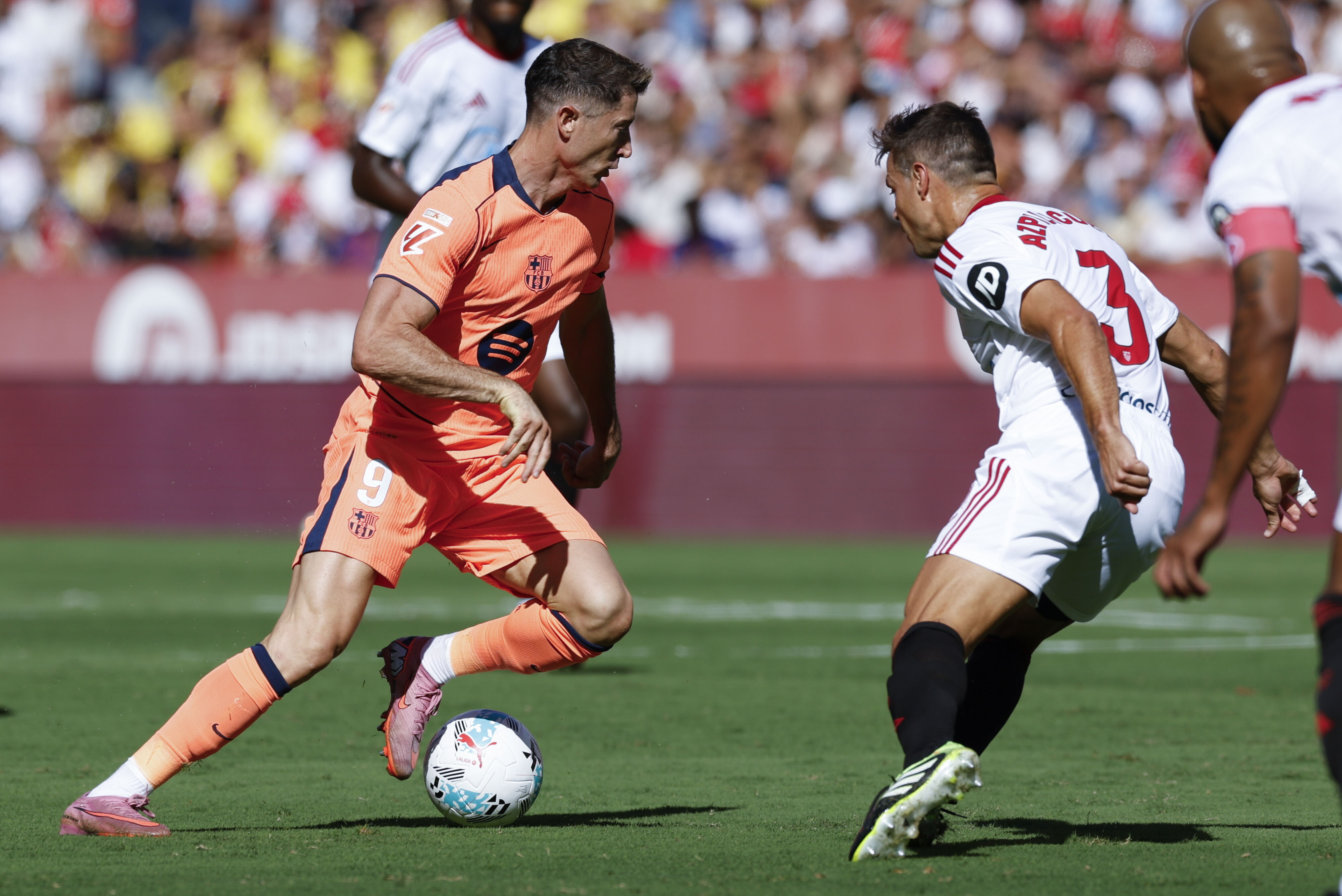 "Lewy" zmarnował karnego, FC Barcelona rozbita w Sevilli!