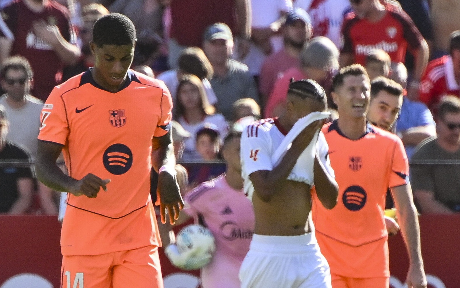 Kuriozum. Zobacz, kto został bohaterem meczu Sevilla - Barcelona