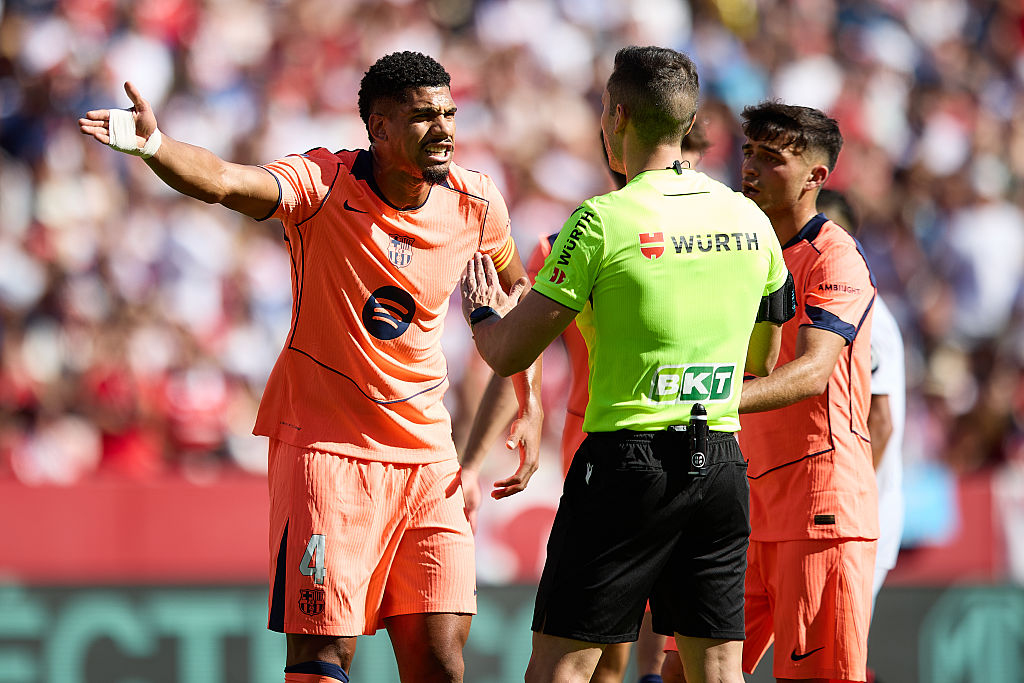 Jest zapis audio. Ujawnili, co sędzia mówił w meczu Barcelony