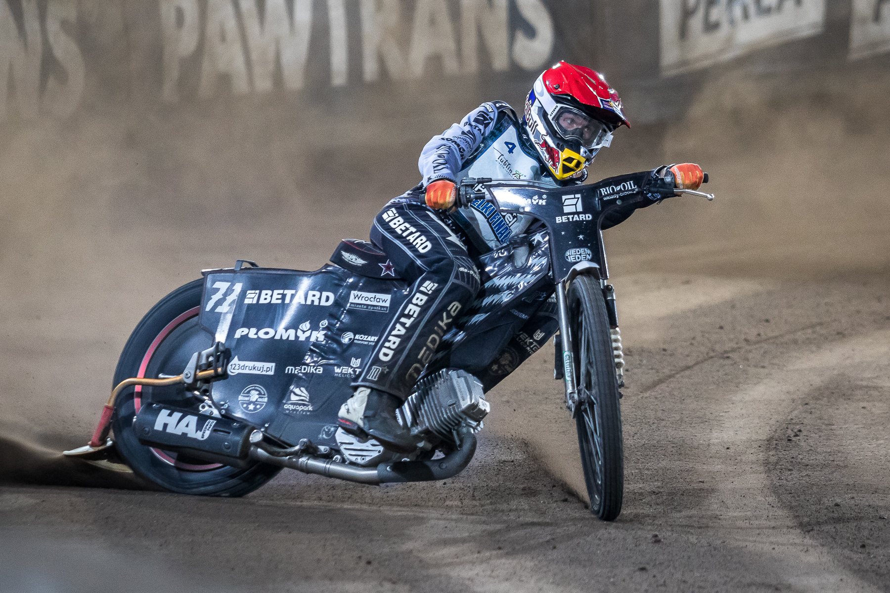 Żużel. Janowski i Sajfutdinow krok od powrotów. Kontrakty na wyciągnięcie ręki