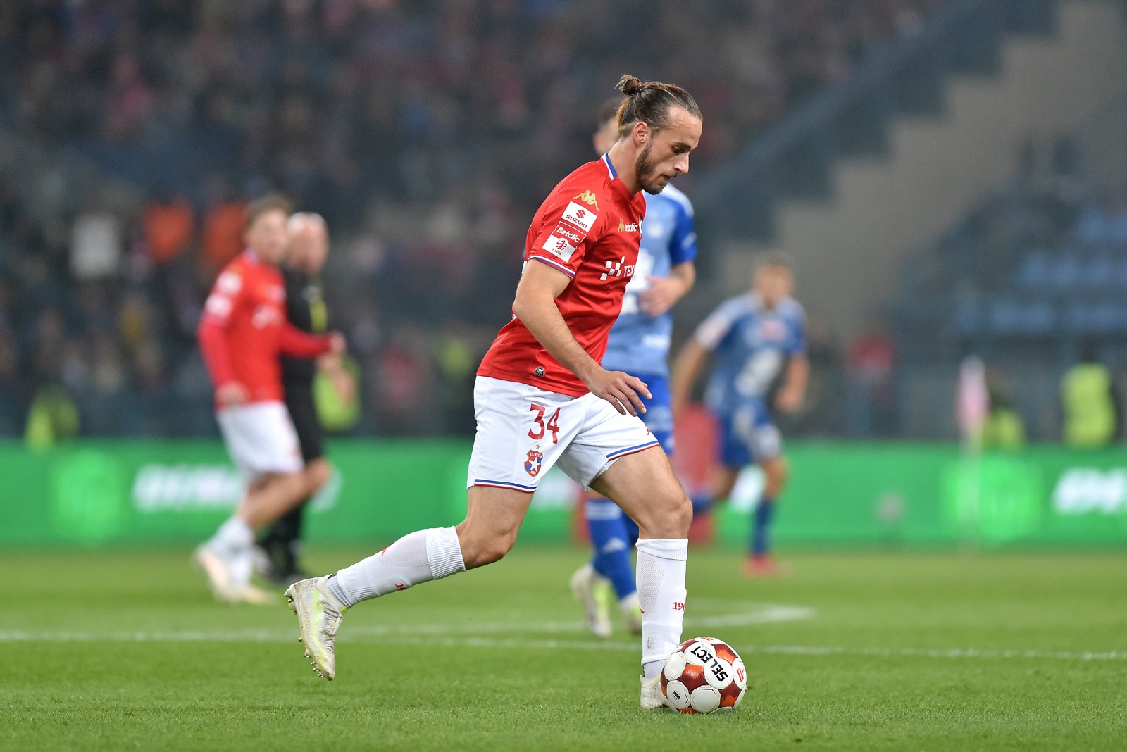 Dobra informacja dla fanów Wisły Kraków. Ważny zawodnik zostaje