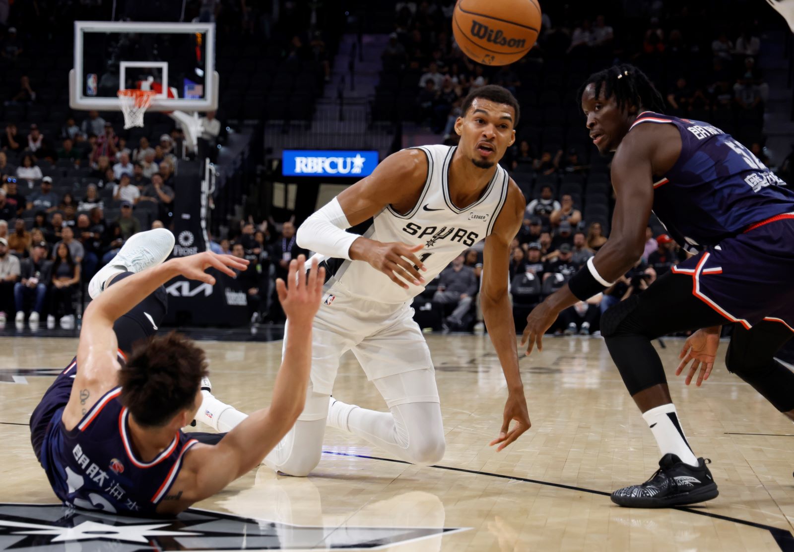 Kiedyś w NBA, teraz dla drużyny z Chin. Oladipo przypomniał się kibicom