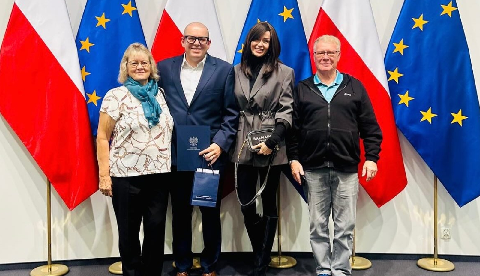 Canal+ uchwycił jego rozmowę. Niewinna wymiana zdań wywołała skandal!