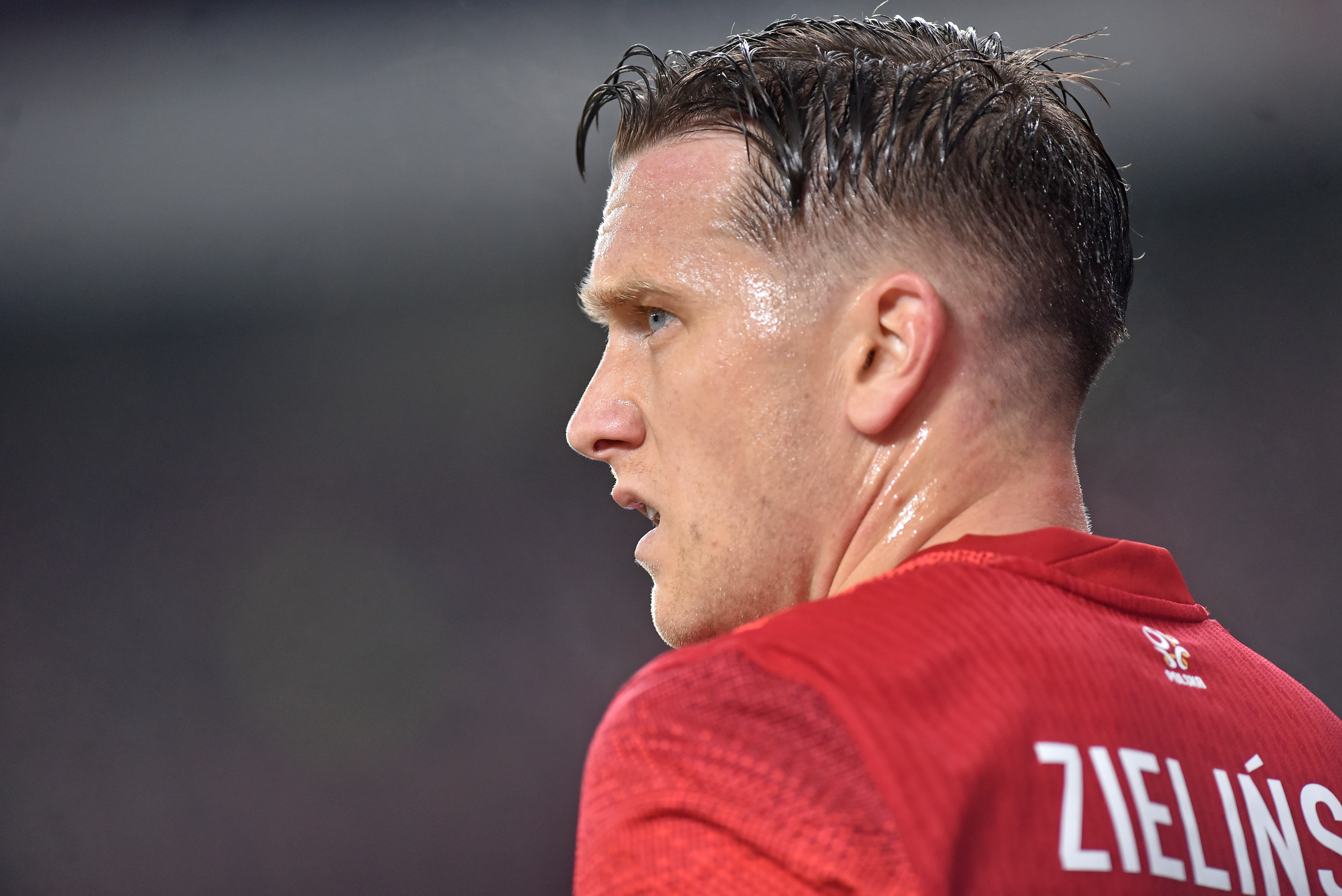 Opowiada o emocjach w szatni. 