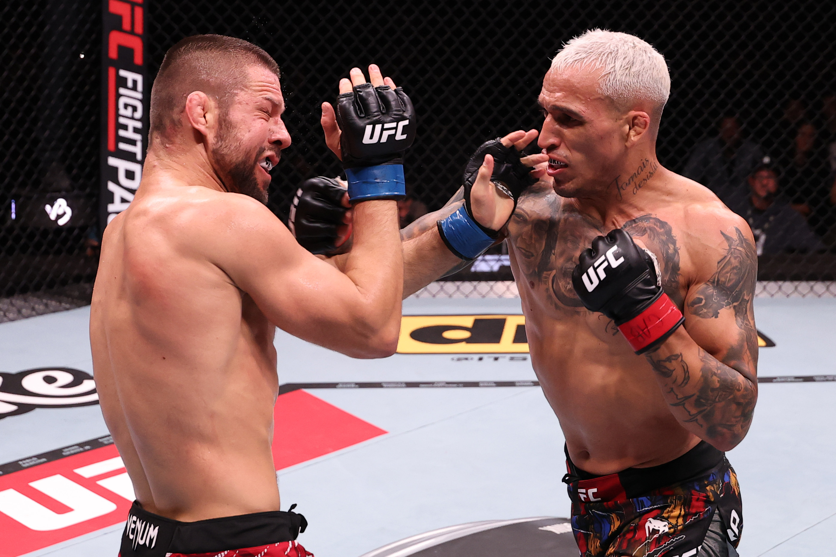 Ogromne wzruszenie. Charles Oliveira skomentował walkę z Mateuszem Gamrotem