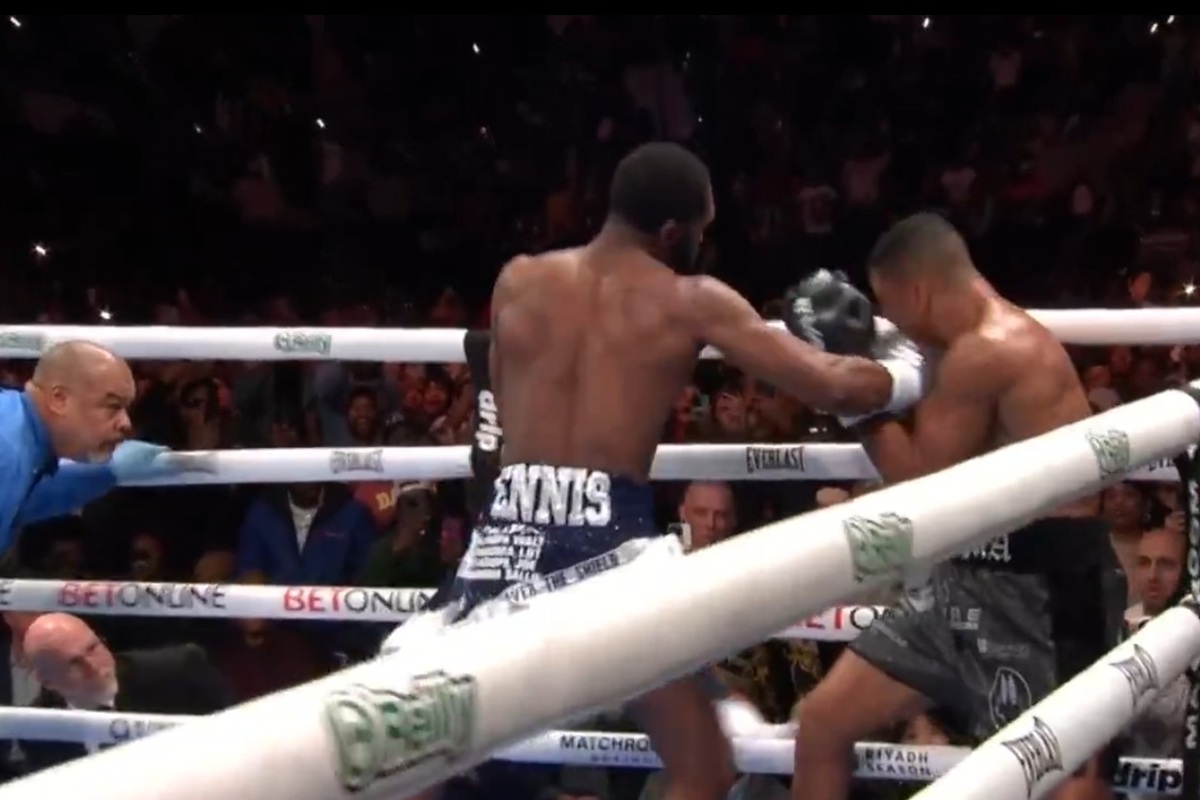 Potężny nokaut w walce o pas. To efekt zmiany wagi