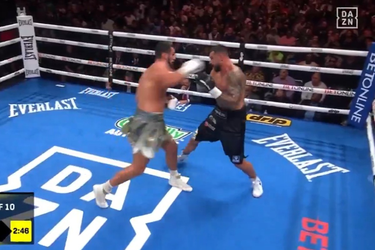 Niesamowity powrót w wadze ciężkiej. Był skazywany na porażkę, a odwrócił losy walki