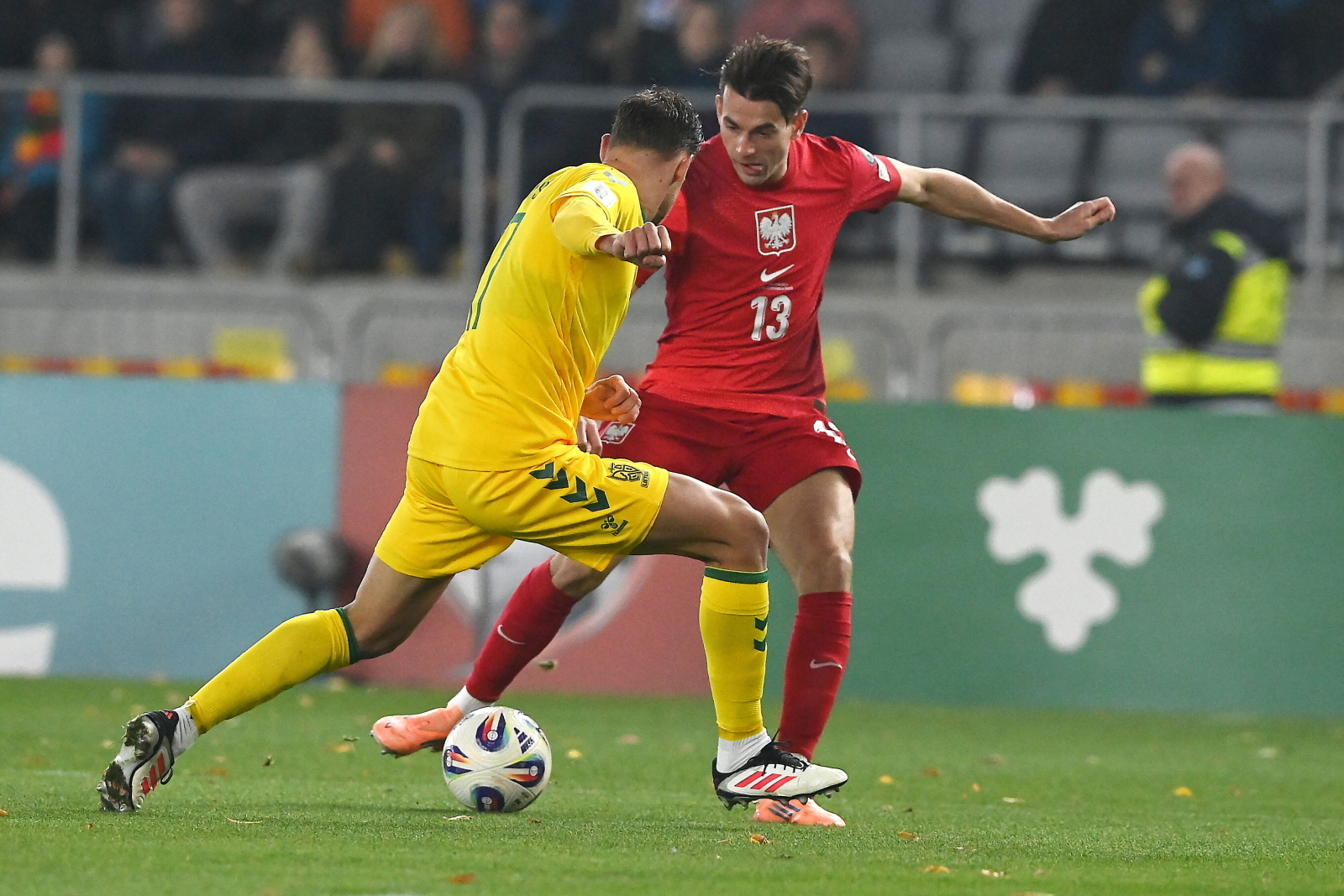 Problemy z transmisją z meczu. "Ingerencja w łącza satelitarne"