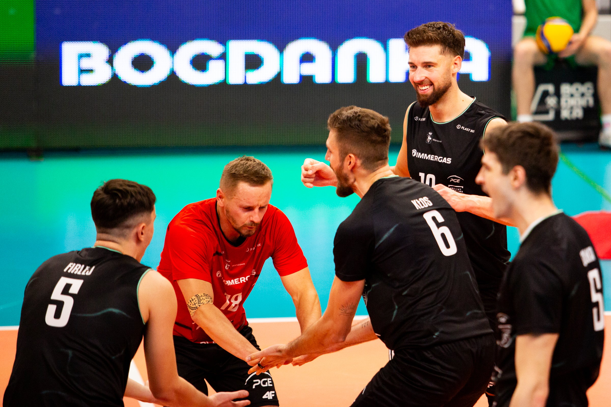 Nie zwalniają choćby w święto. PlusLiga znów w akcji