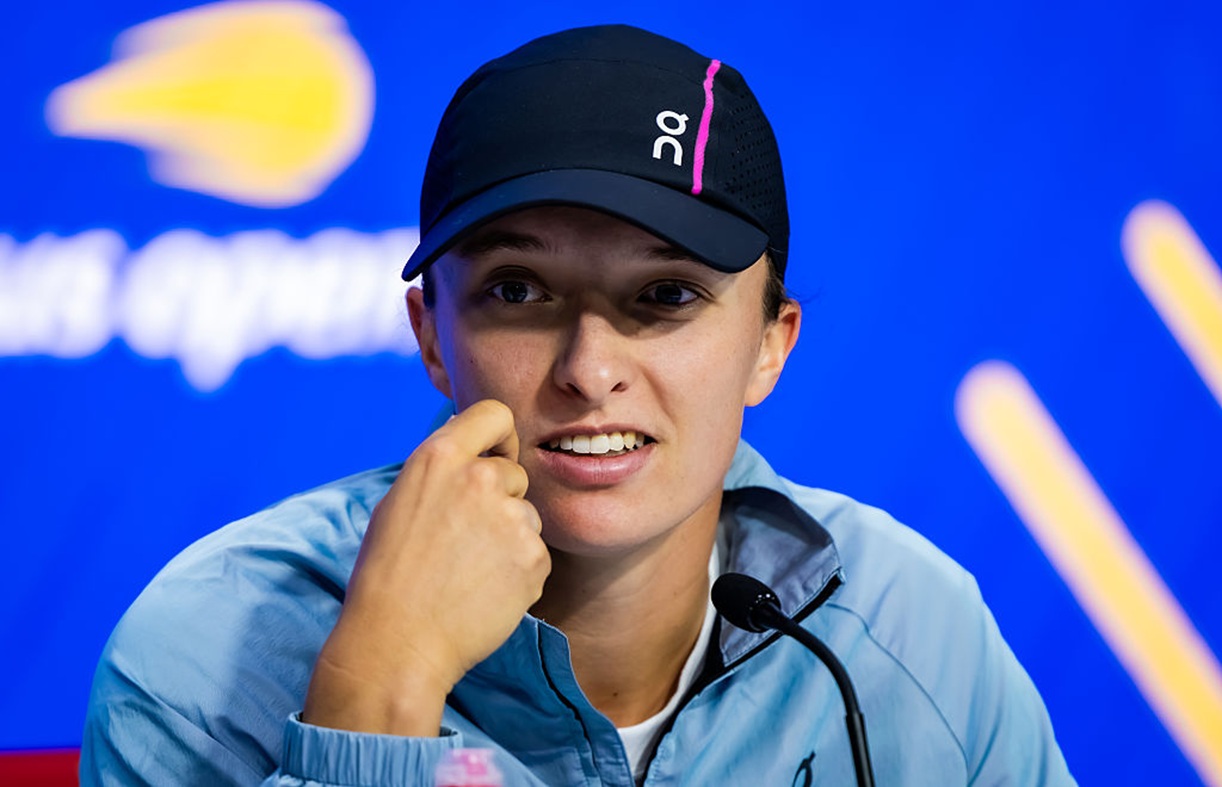 Pytanie o macierzyństwo. Tak wybrnęła Świątek. Przypominają jej słowa