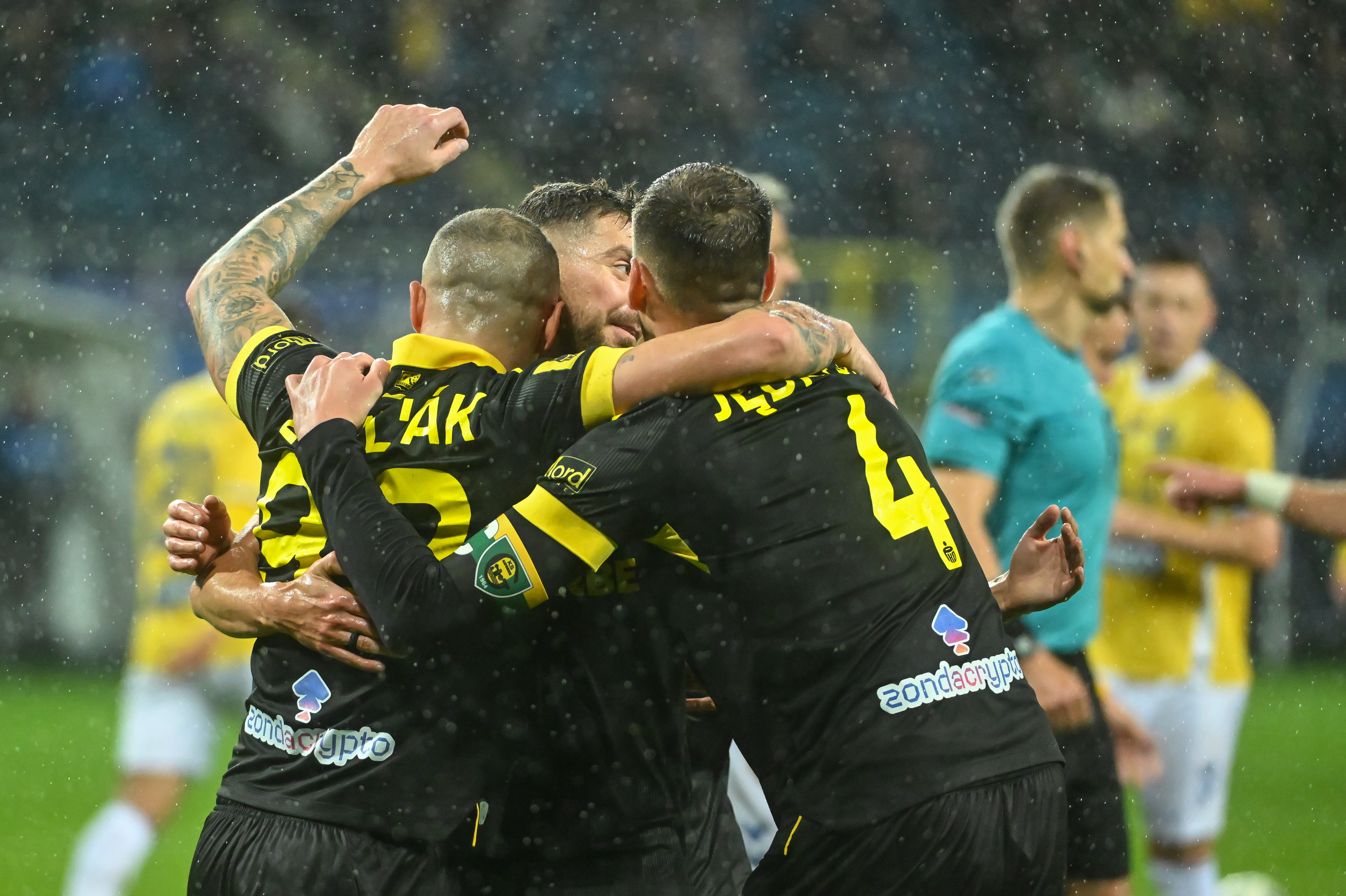 Siedem goli na początek kolejki. Motor upokorzony na własnym stadionie