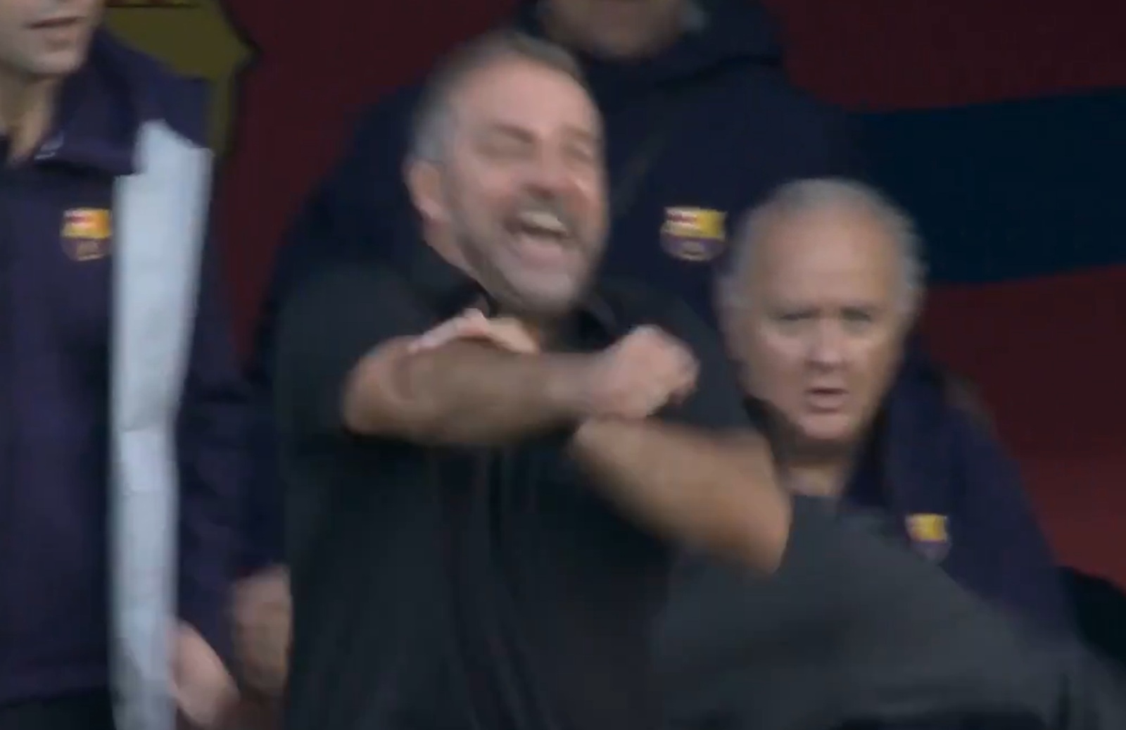 Flick wykonał dwuznaczny gest. Teraz się tłumaczy