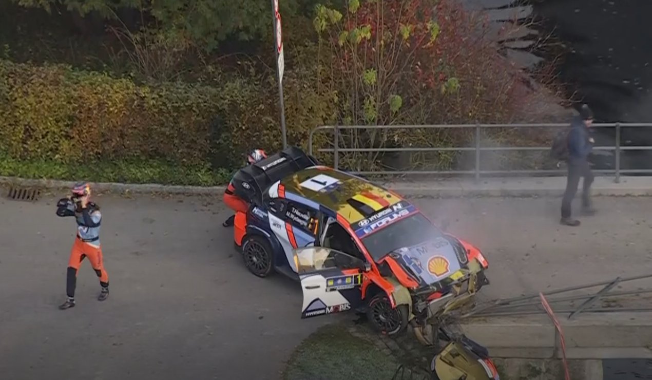 Poważny wypadek w WRC. Załoga może mówić o szczęściu