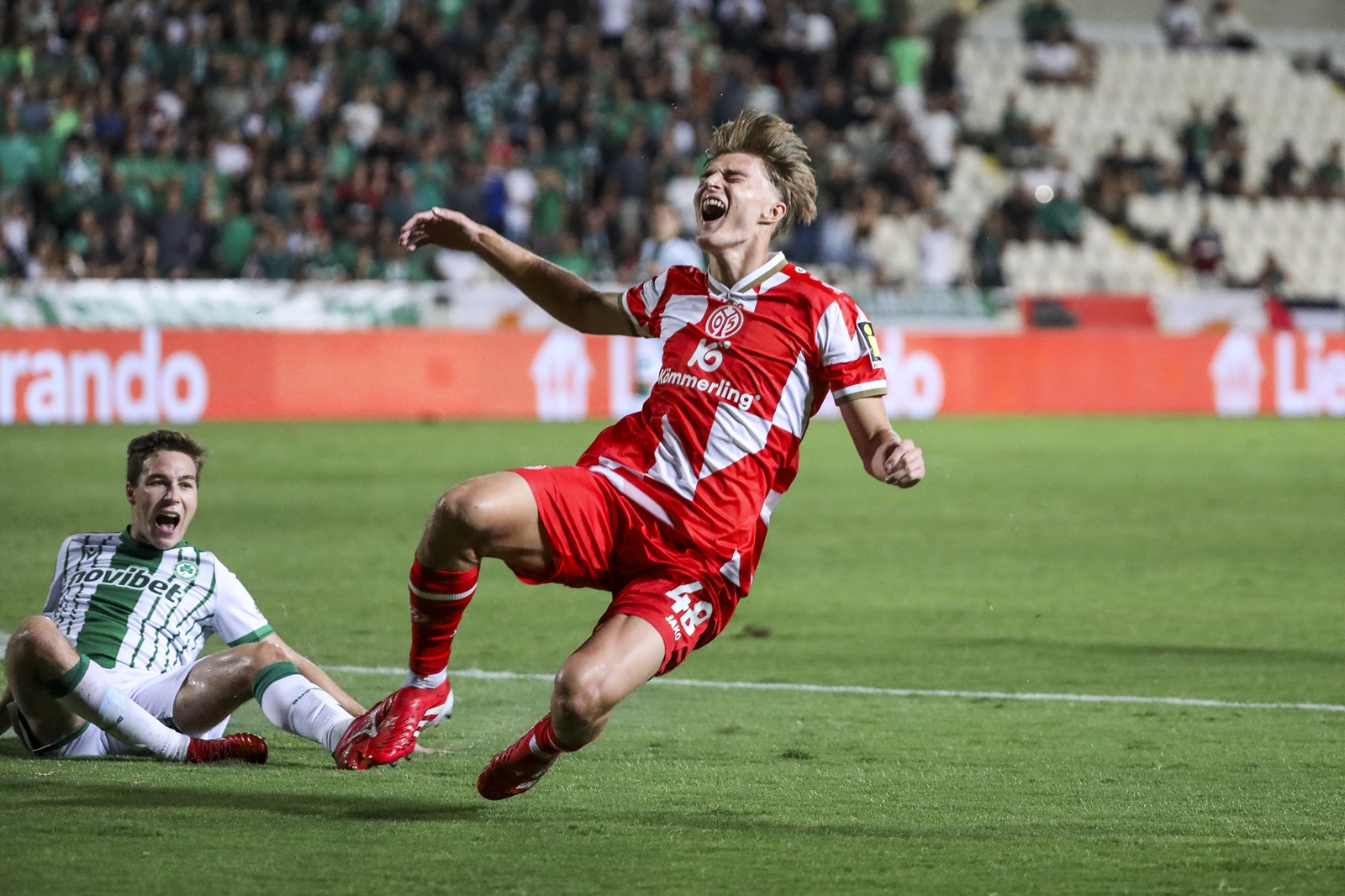 Młokos z Polski puka do bram Bundesligi. "Wow, co za facet! Maszyna"