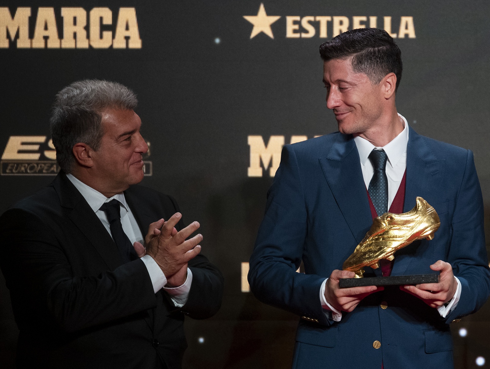 Polskie kluby czekają na przelew od Barcelony. Chodzi o transfer Lewandowskiego