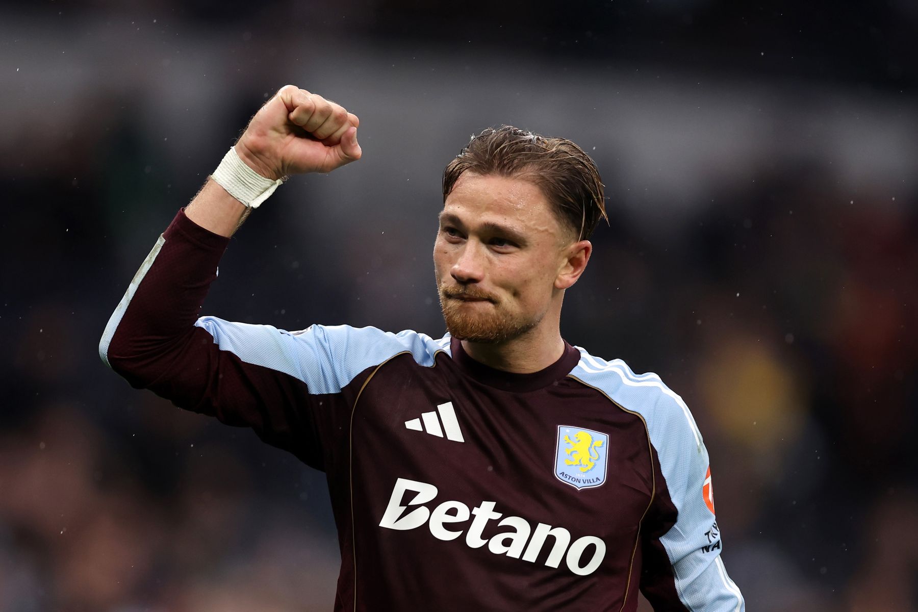 Matty Cash doceniony. Pochwalił się nagrodą