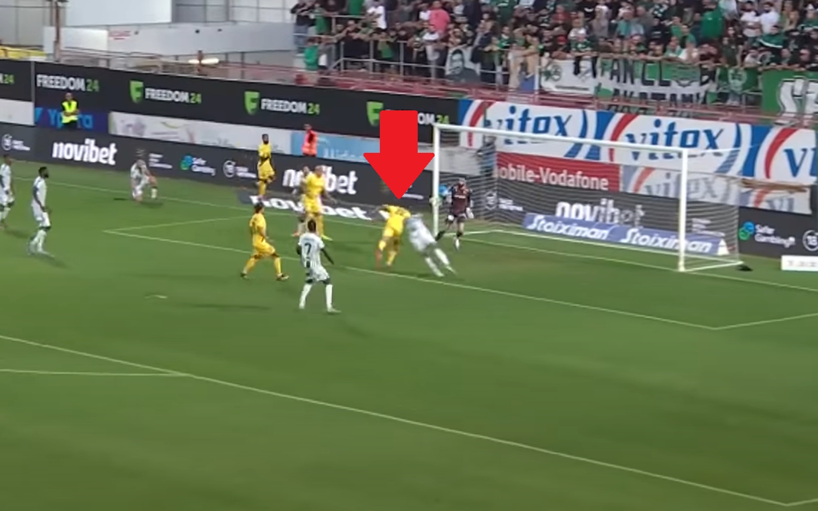 Doczekał się debiutanckiego gola. Akcja Lipskiego nie wystarczyła [WIDEO]