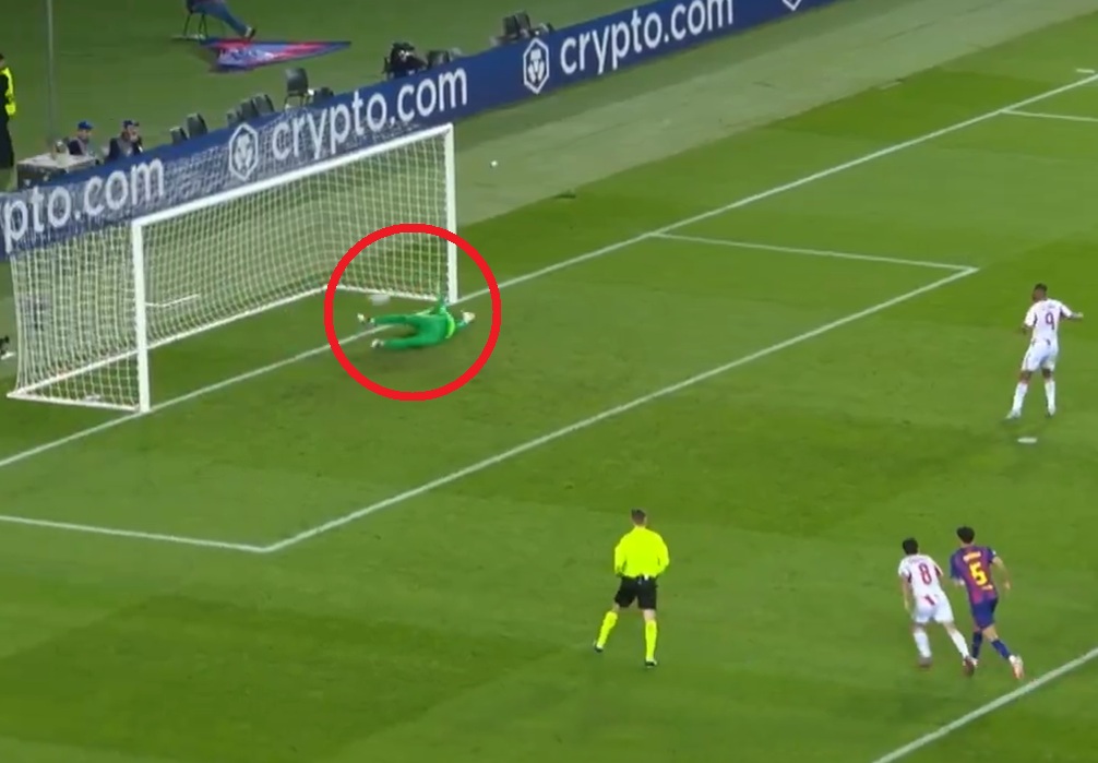 Najpierw gol, potem VAR i rzut karny. Tak Szczęsny stracił gola