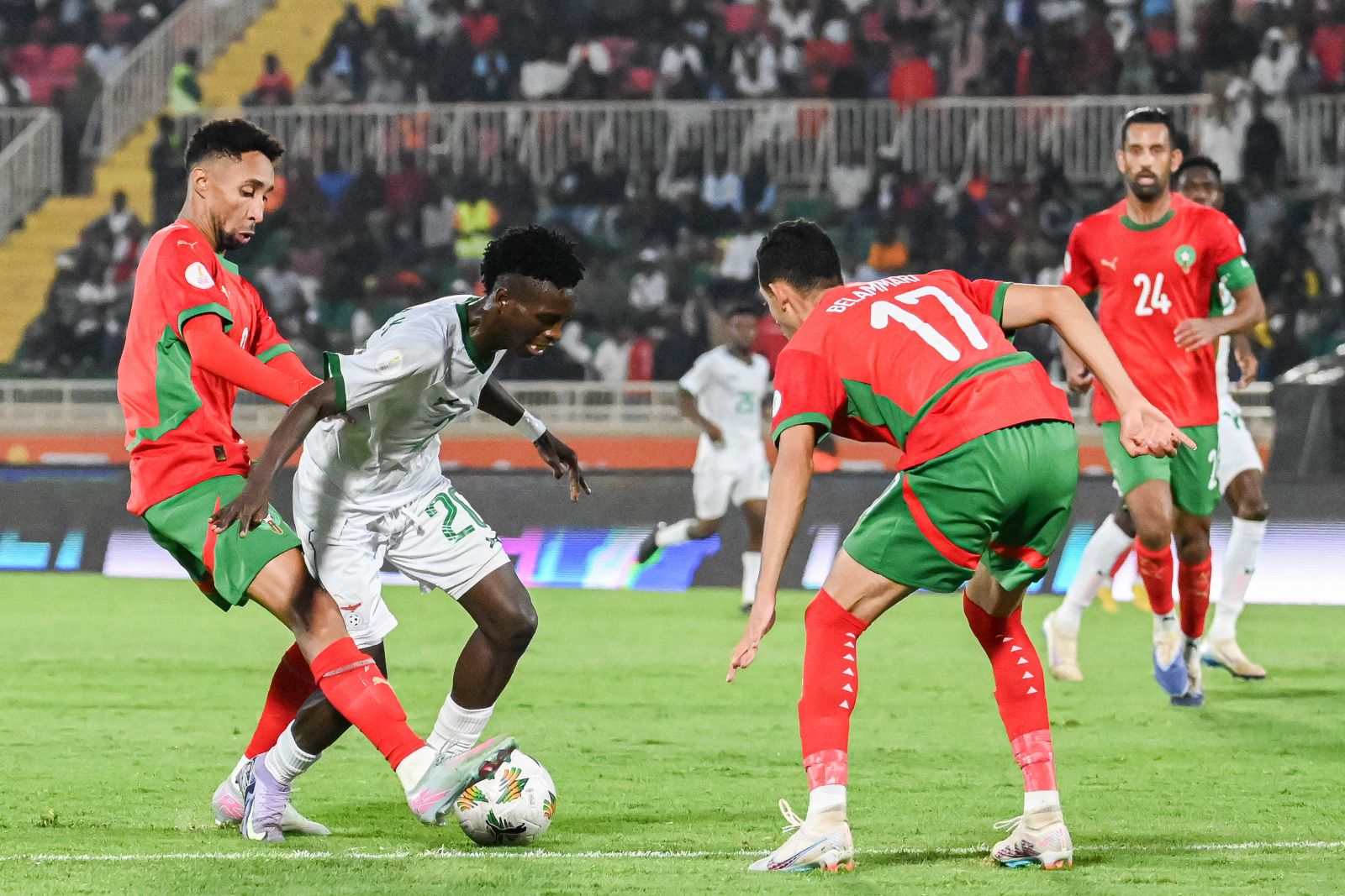 Mecze w Wigilię, święta i sylwestra. Gratka dla fanów futbolu