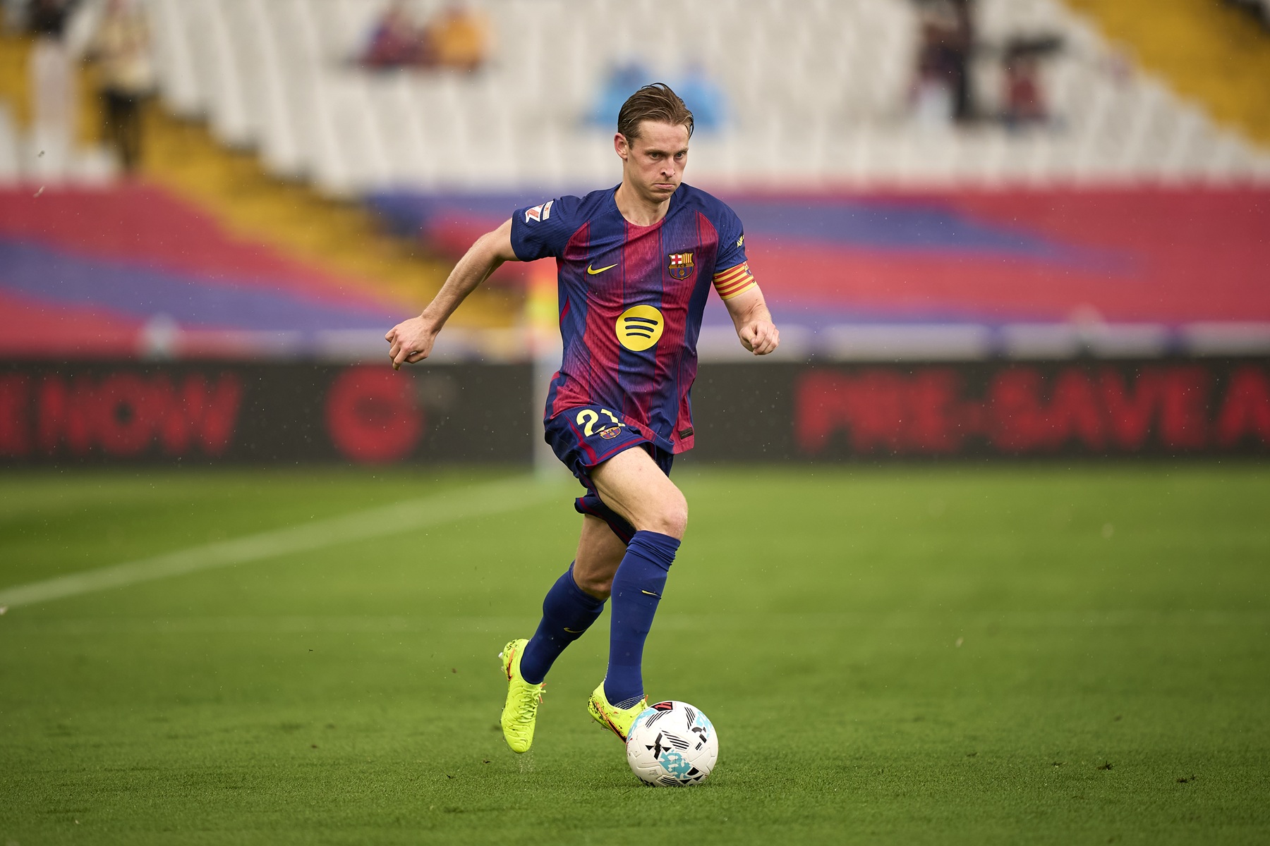 Problemy zdrowotne w Barcelonie. najważniejszy pomocnik opuścił trening przed czasem