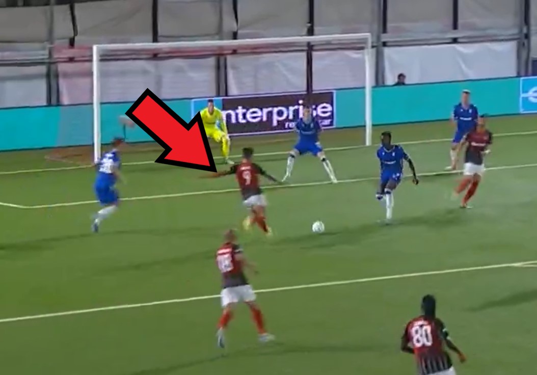 Lech stracił gola z ekipą z... Gibraltaru. Zobacz, co tam się działo