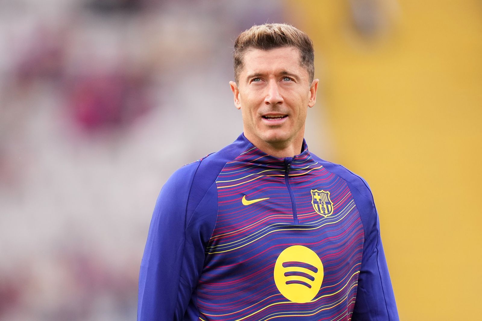 Flick podjął decyzję. To on zastąpi Lewandowskiego w El Clasico