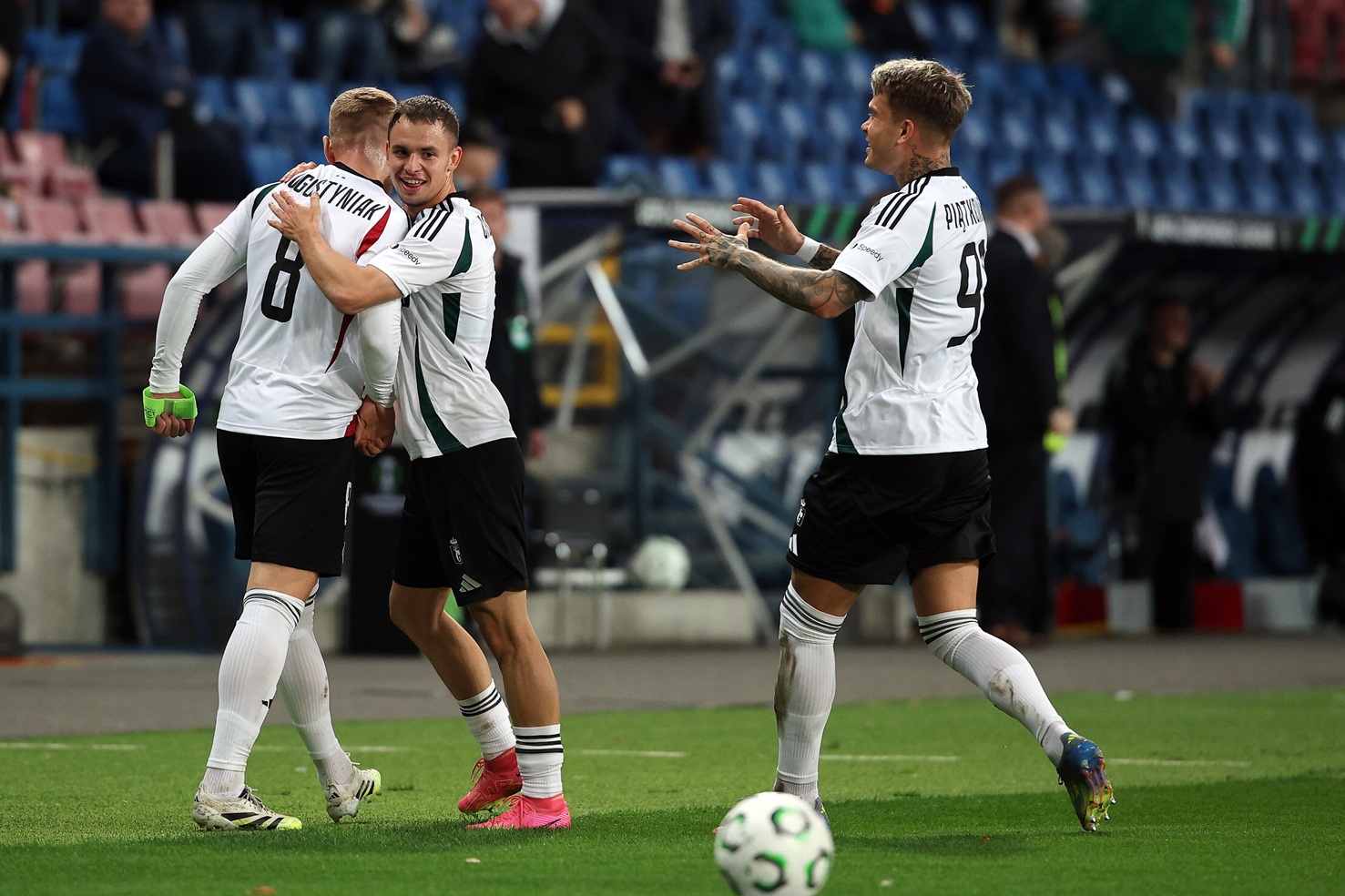 Legia Warszawa - Lech Poznań. Gdzie oglądać mecz PKO Ekstraklasy? O której początek?