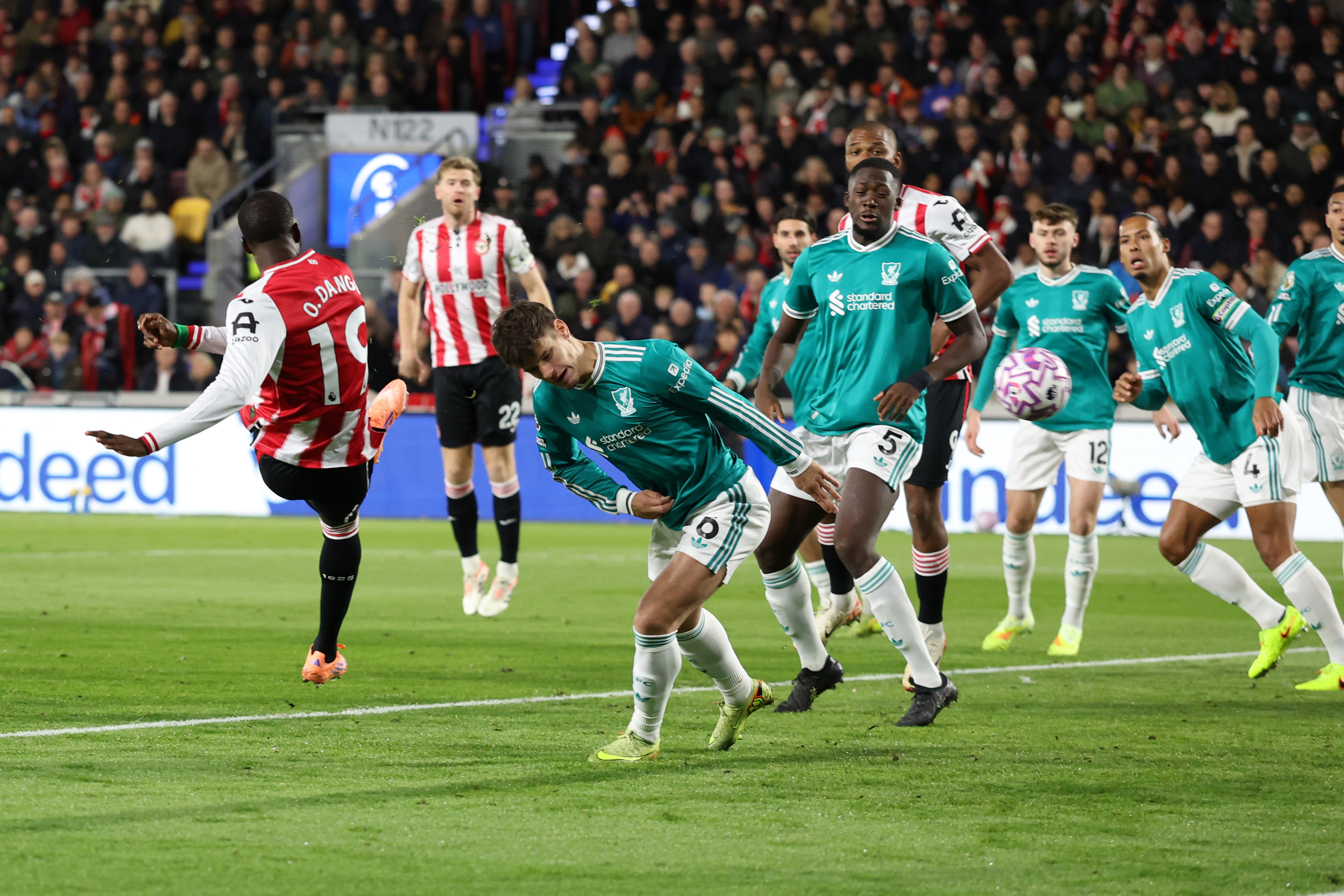 Pięć goli. Kolejna sensacyjna przegrana Liverpoolu